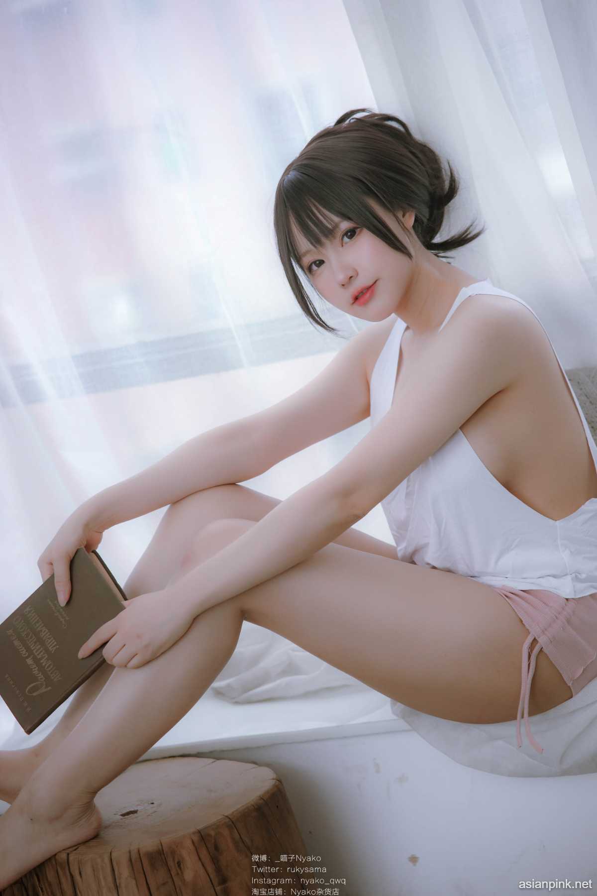Coser@Nyako喵子 – 隣のやばいお姉さん 背心