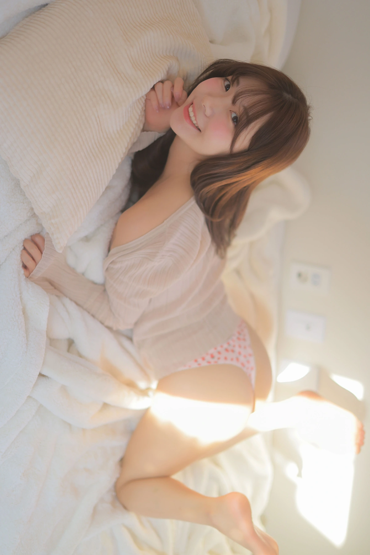 Leeesovely 쏘블리, PhotoBook 「Warm Afternoon Sun」 Set.01
