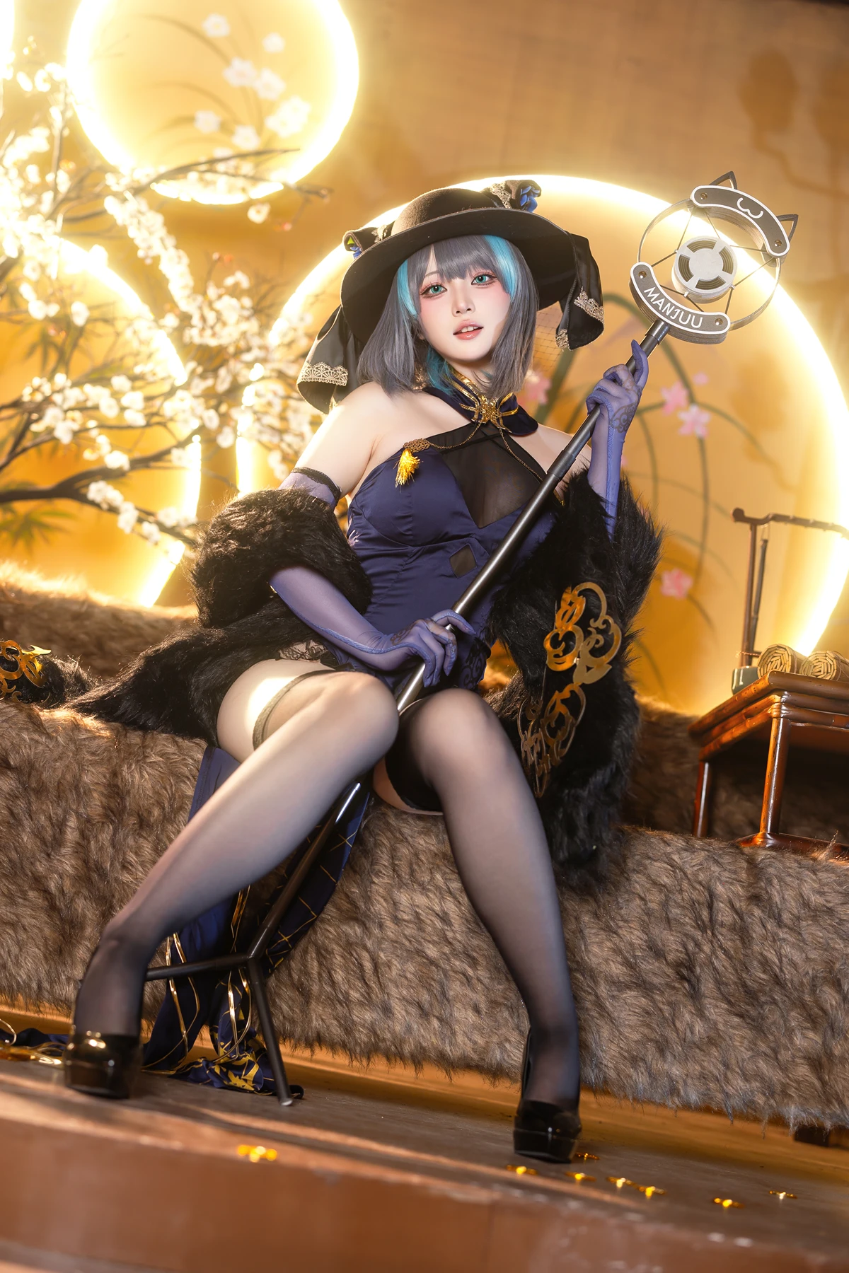 Cosplay 屿鱼 – 金装猫猫头