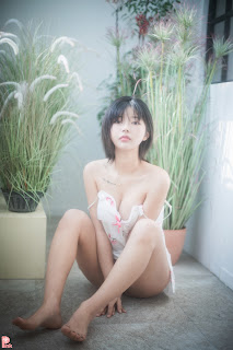 [PINK] U.Hwa (은유화) – Floral