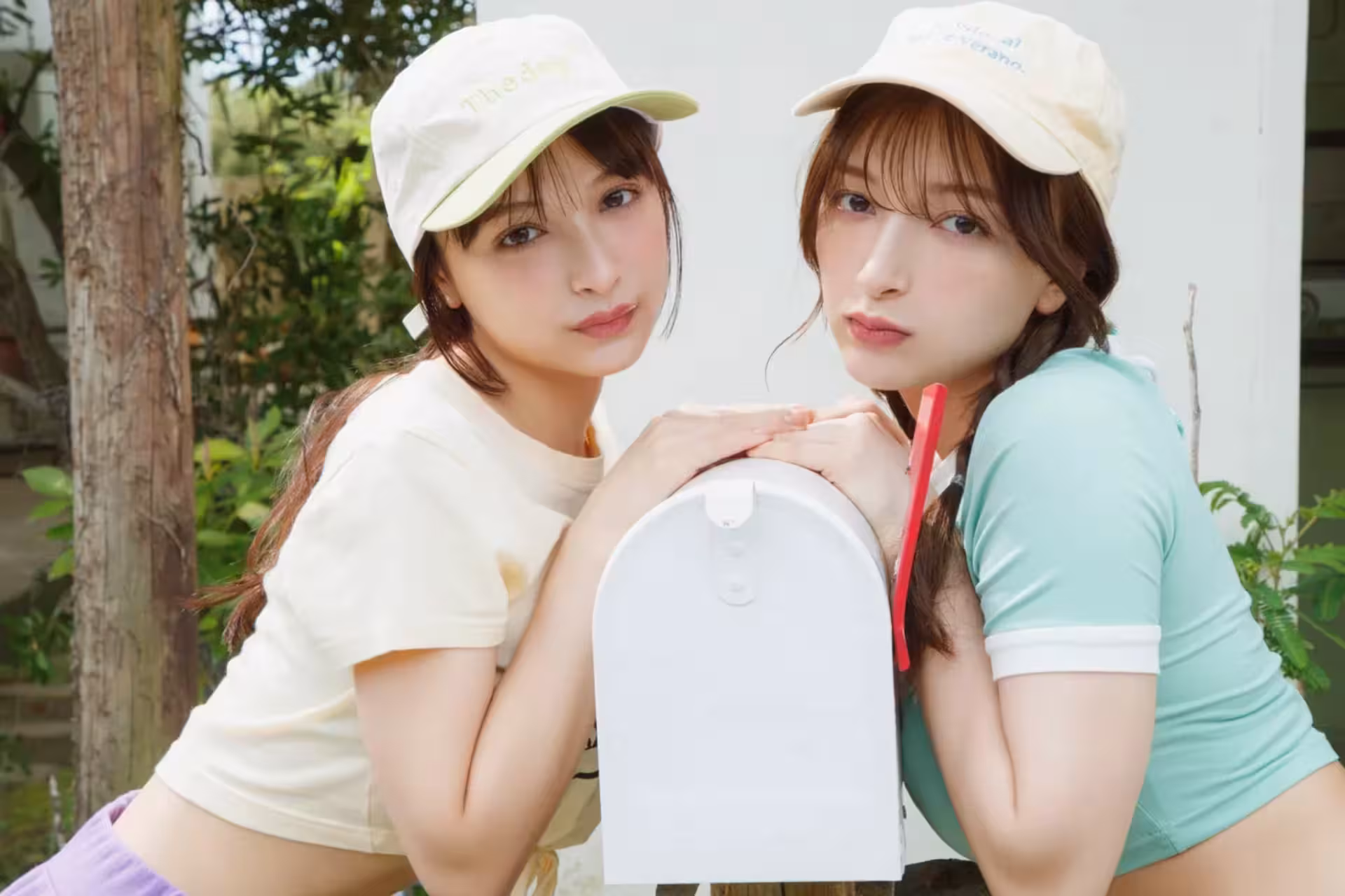 Erimari姐妹Erika和Momose Marina完全未發行的100剪和電影2（37p）