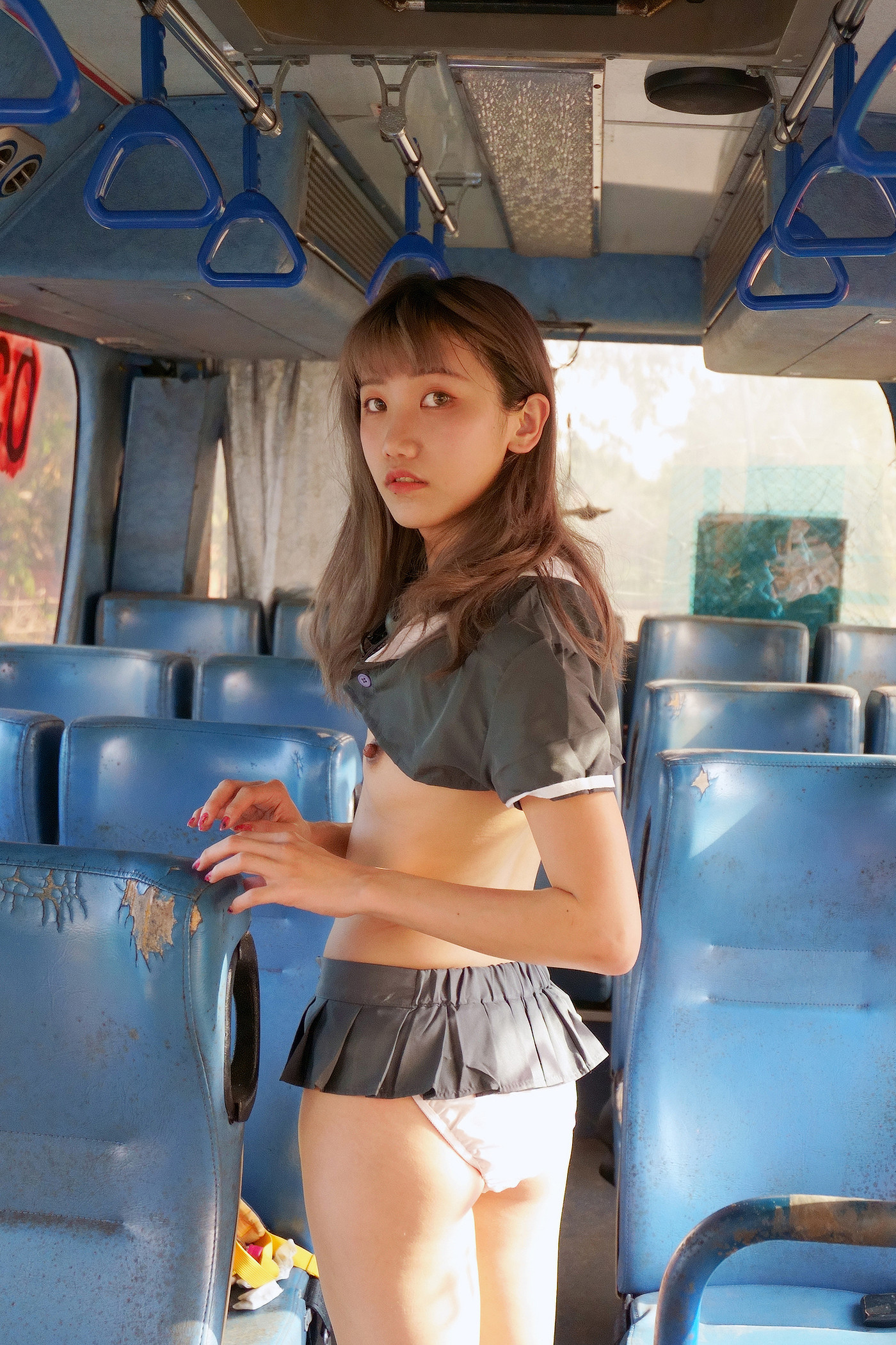 JVID 伊芙蝶 – 真实-公车上处女丧失回忆录 Set.01(41P)