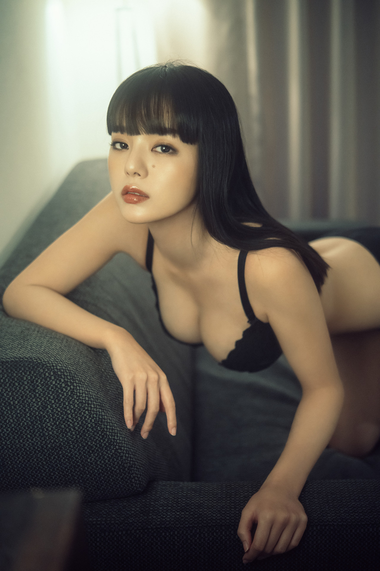 Eimi 에이미, PhotoBook “Black Bra” Set.02(42P)