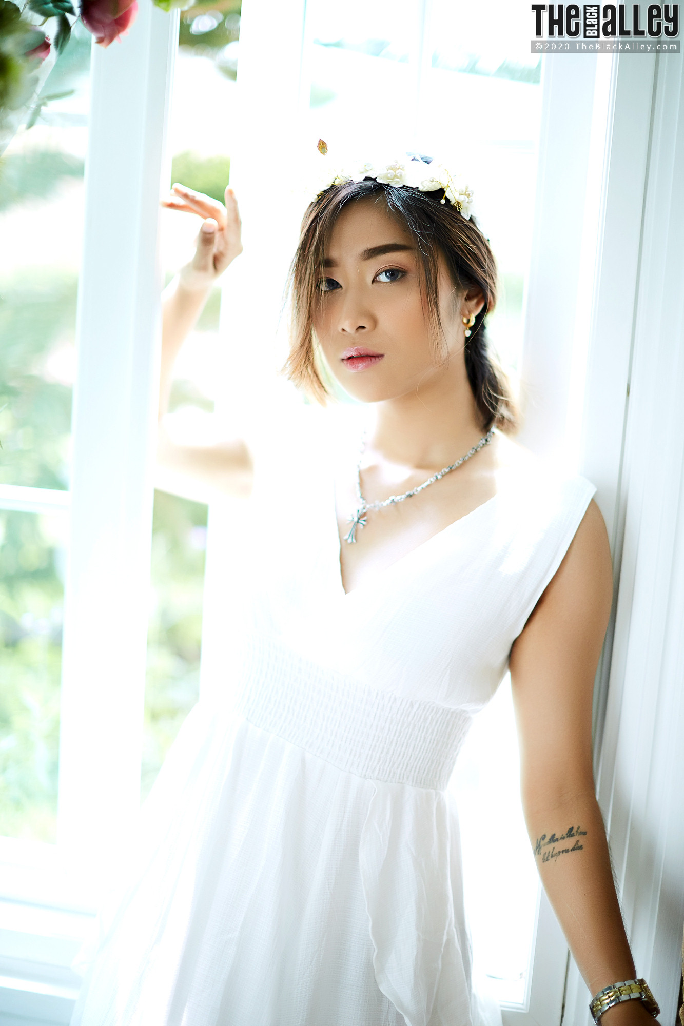 Apple The Black Alley Photobook Set.86(70P)