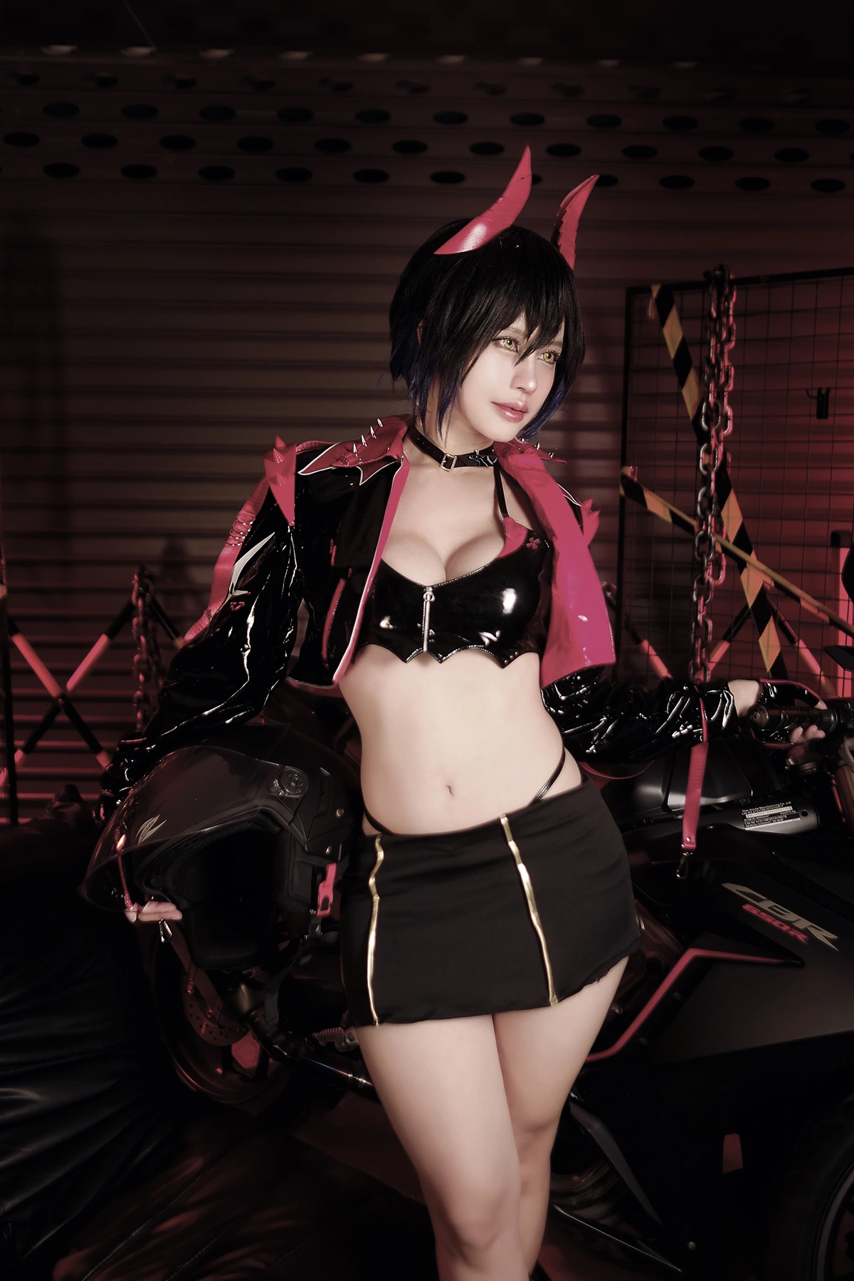 Cosplay PingPing平平 – Rossana NIKKE