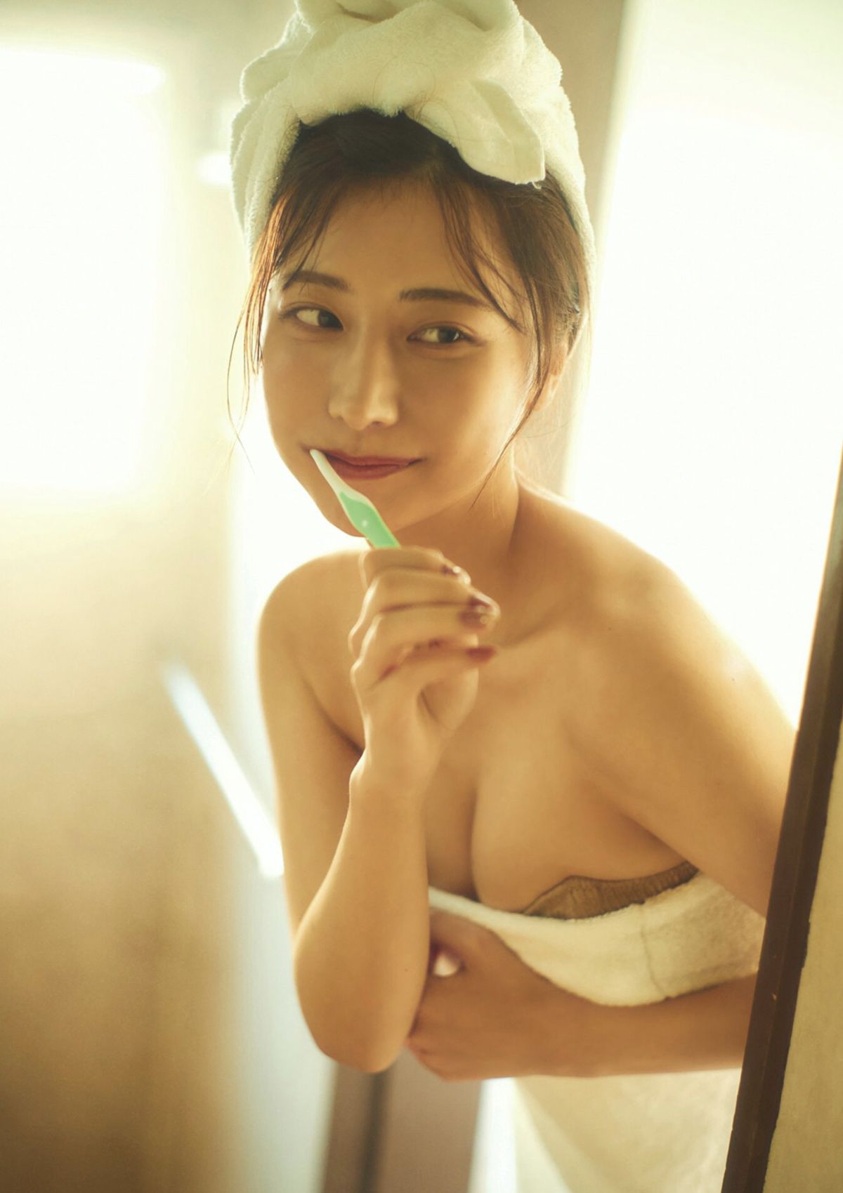 JP Yuka Suzuki 鈴木優香 – どうする (50P)