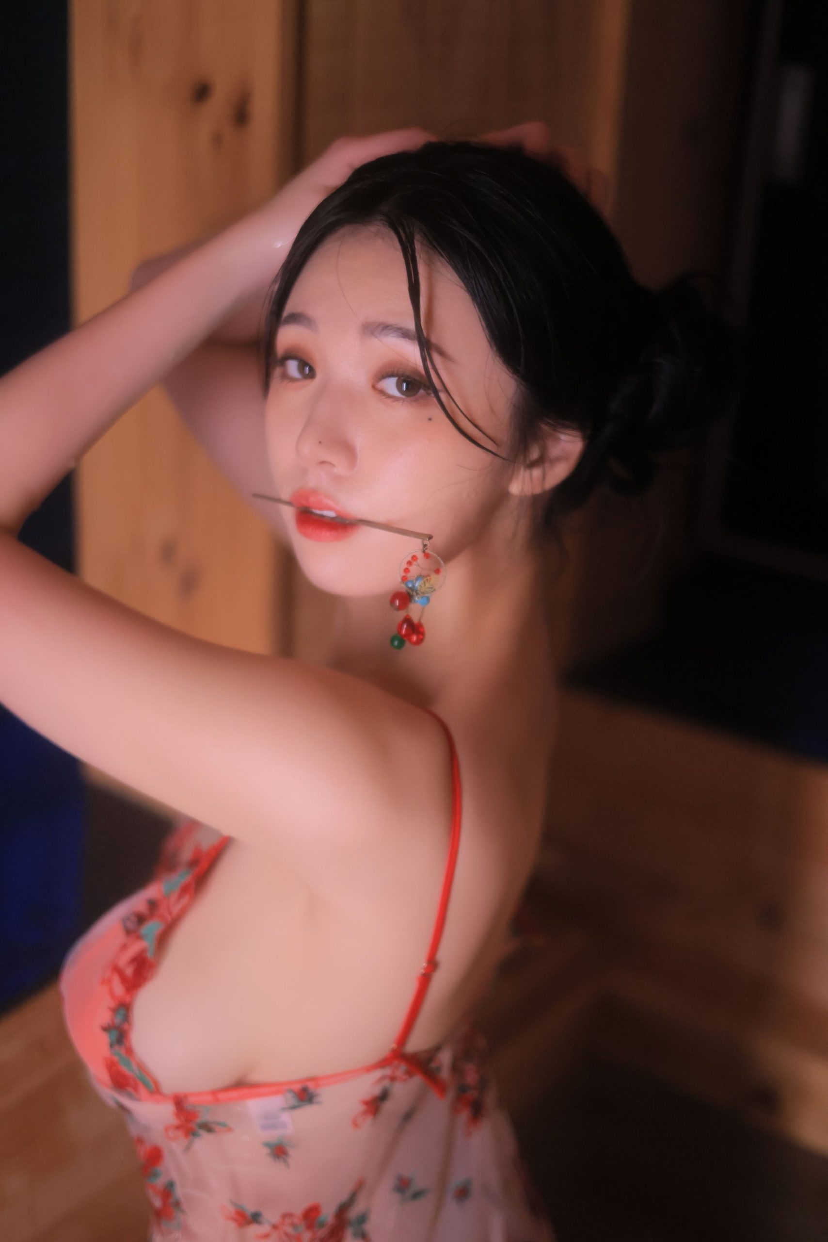 Yeonwoo - Heat - 2