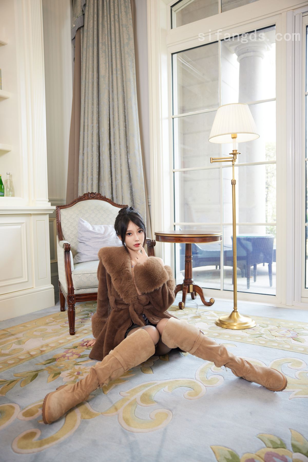 XR Uncensored Yue Er Yue Er 玥儿玥er – R18 秀人网模特 魅力皮草 Part01 (47P – 5V)