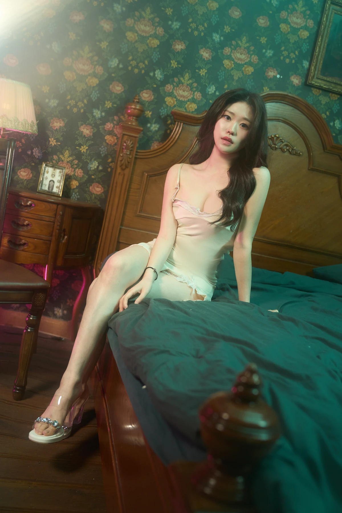 HaEun 하은, Photobook 「Fair Skin」