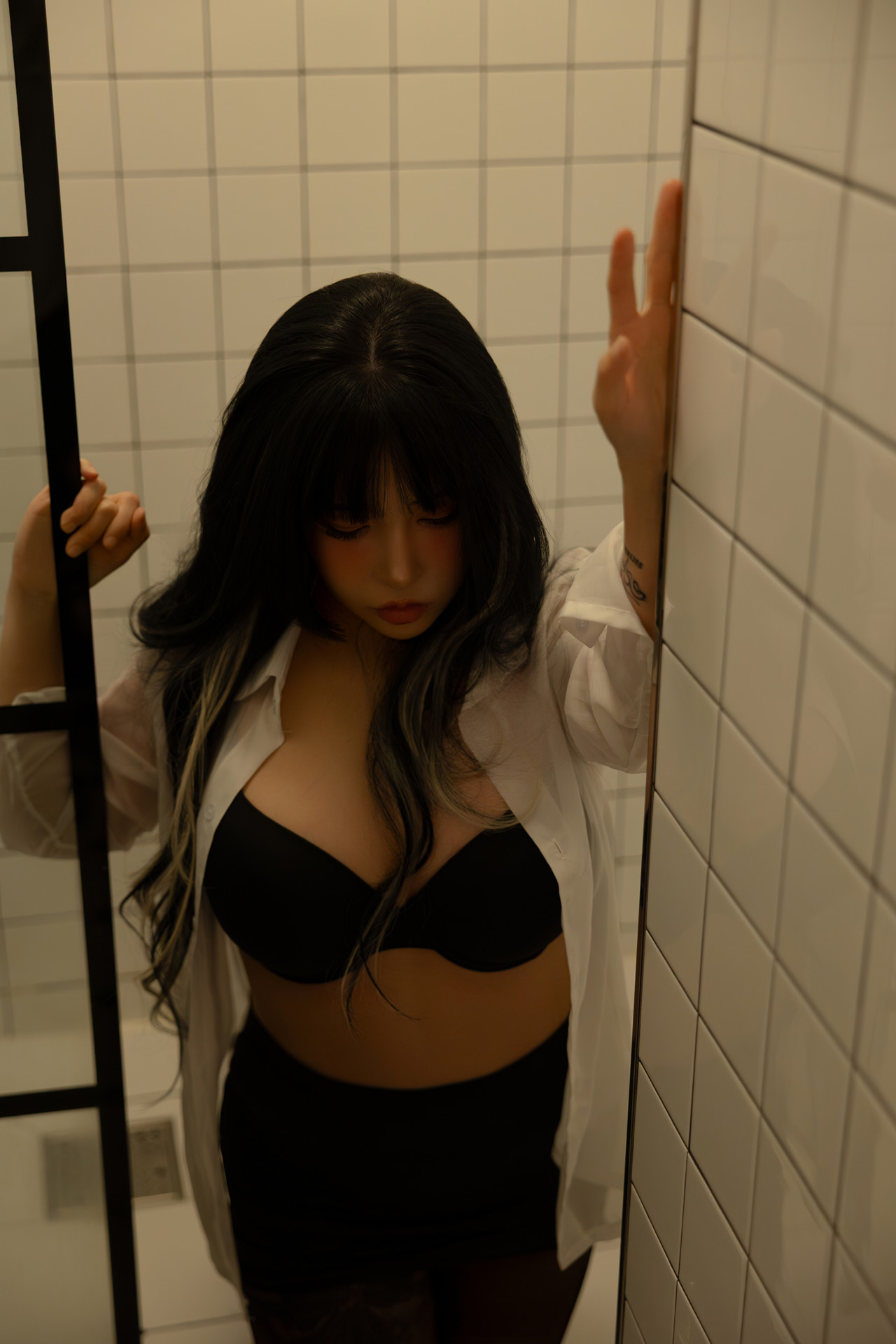Lee Yuin 유인, Photobook ‘Girl Next Door’ Set.01(49P)