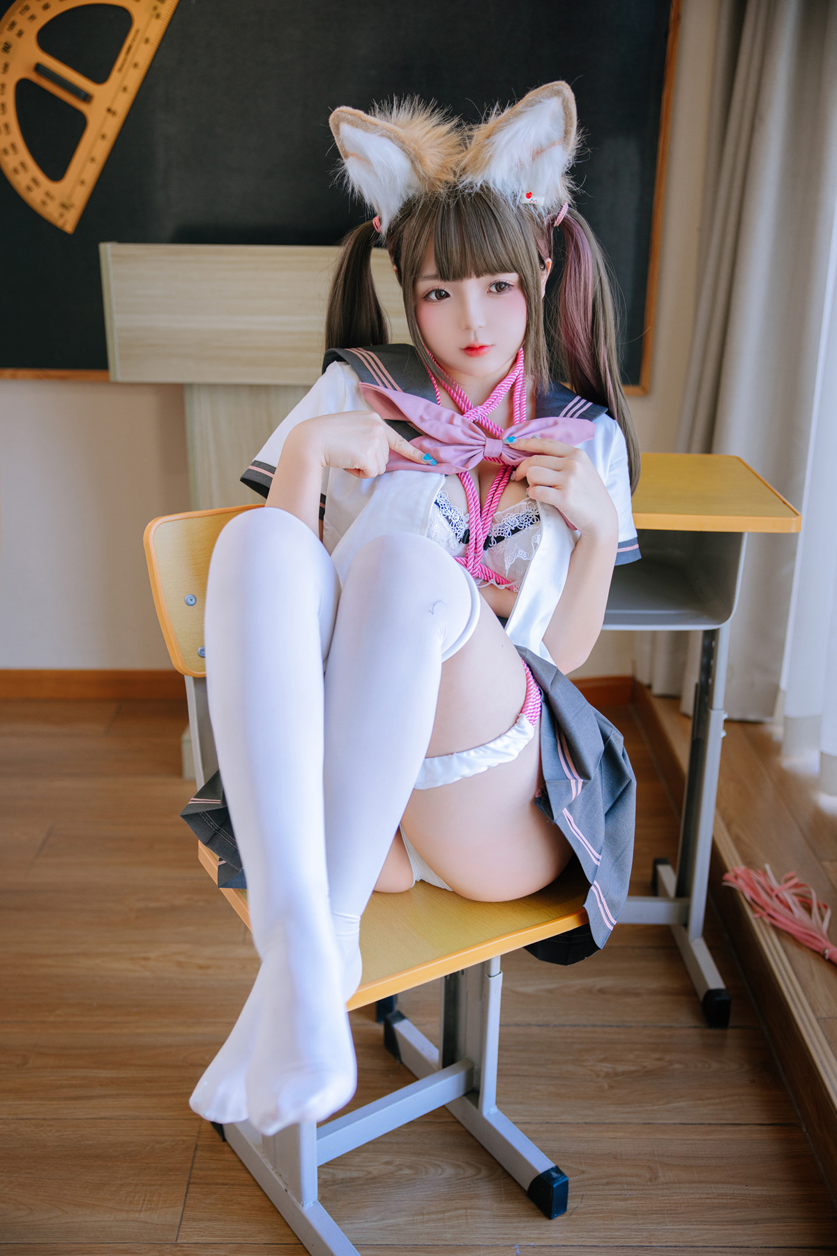 Cosplay Rinaijiao日奈娇 课桌捆绑 Set.01(60P)