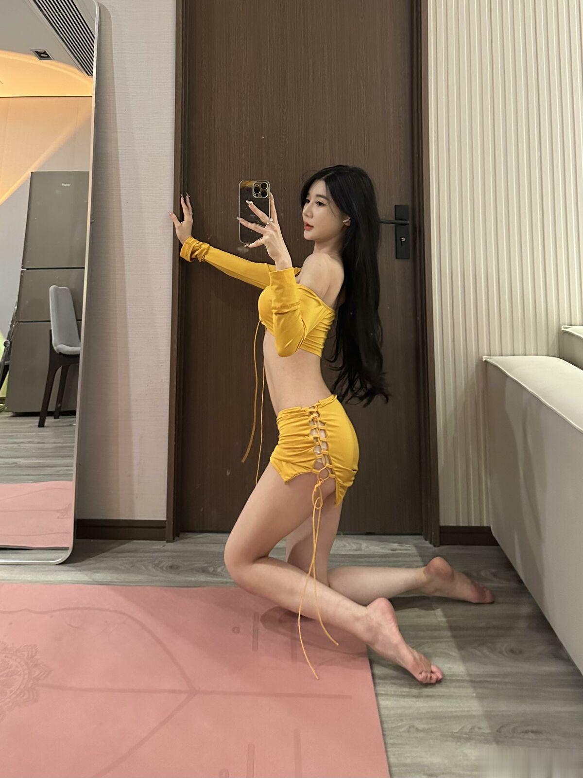 Li Yun Xi Baby 黎允熙baby – 柠檬黄 (37P)