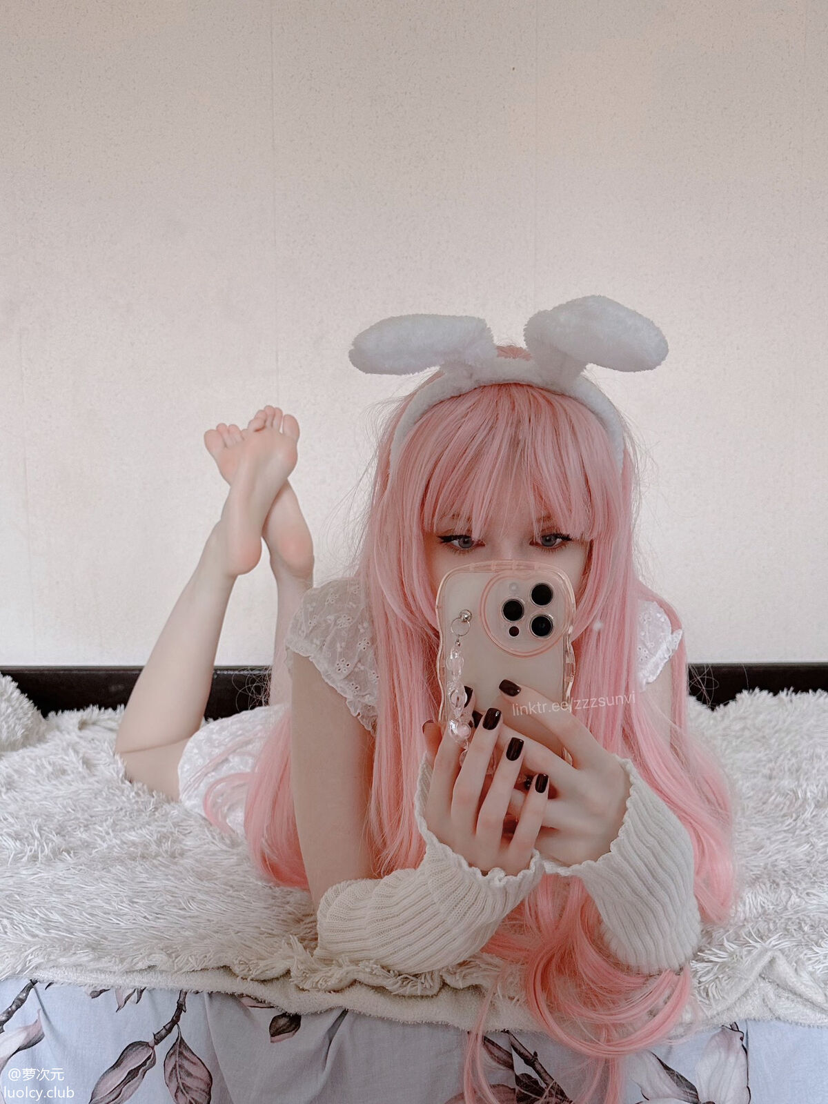 Coser@zzzsunvi – 顶级Cos白虎萝莉美女 治愈系少女的温馨日常 Part01 (65P – 4V)