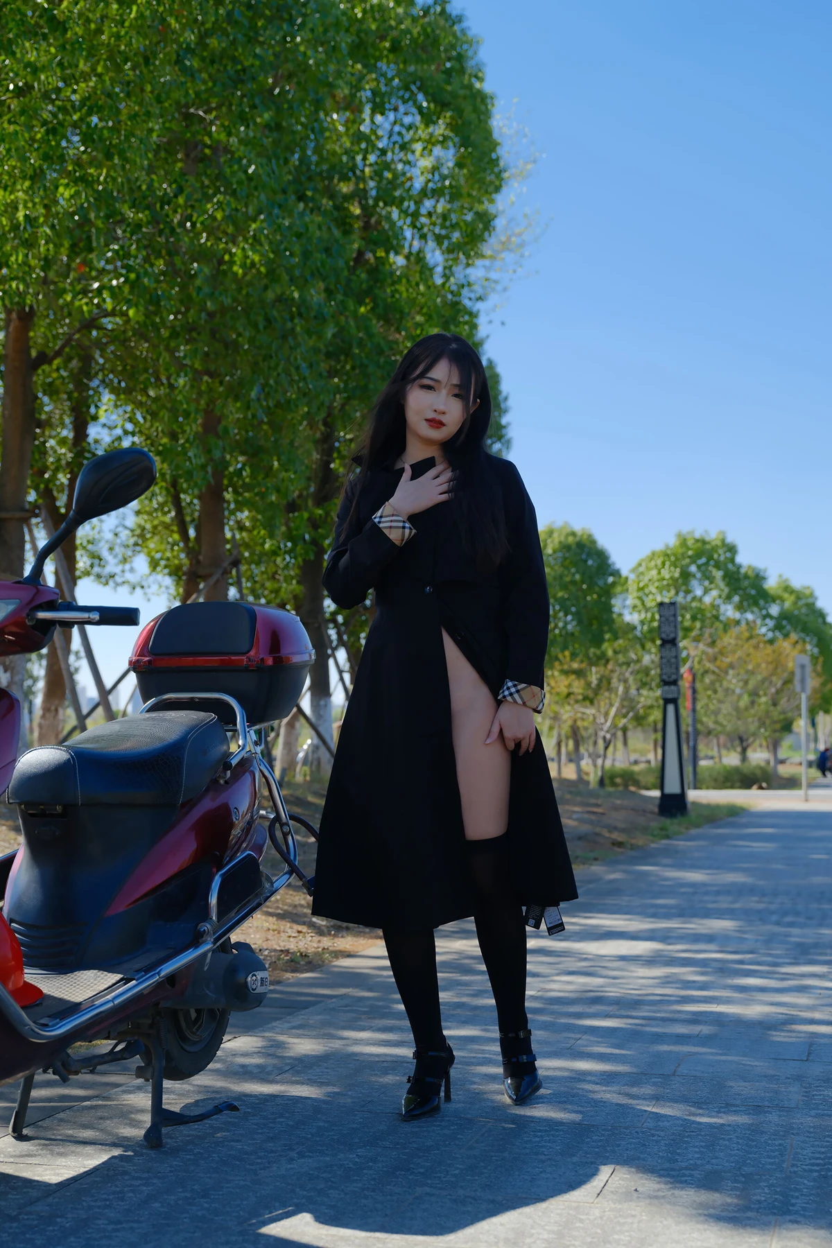 小泽 – 黑丝御姐 户外露出 Set.01