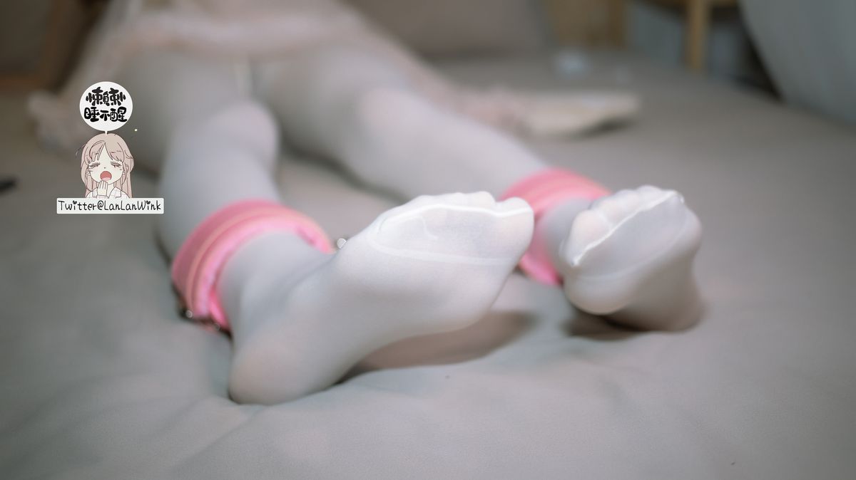 Coser@懒懒睡不醒 – 吃饭还是先吃我 (57P – 1V)