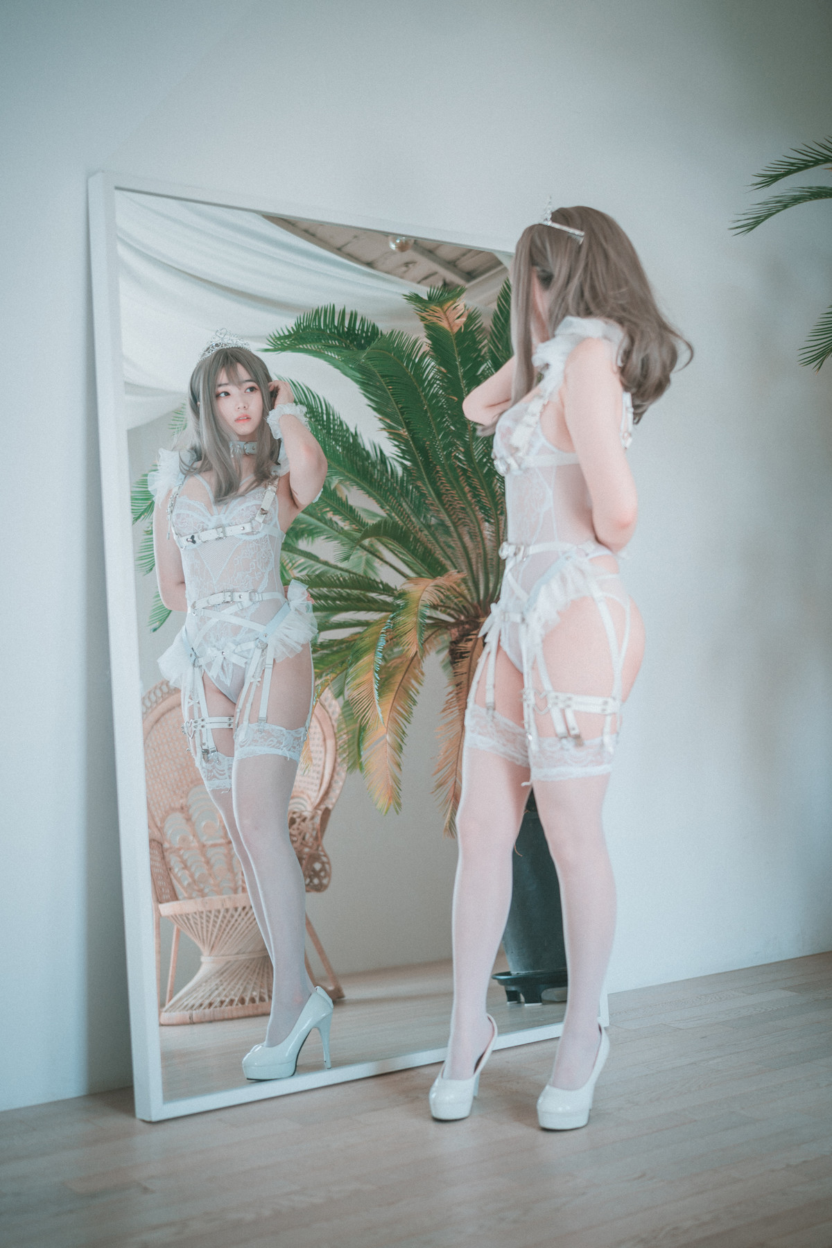 Bambi 밤비, DJAWA ‘Reine de Blanc’(45P)