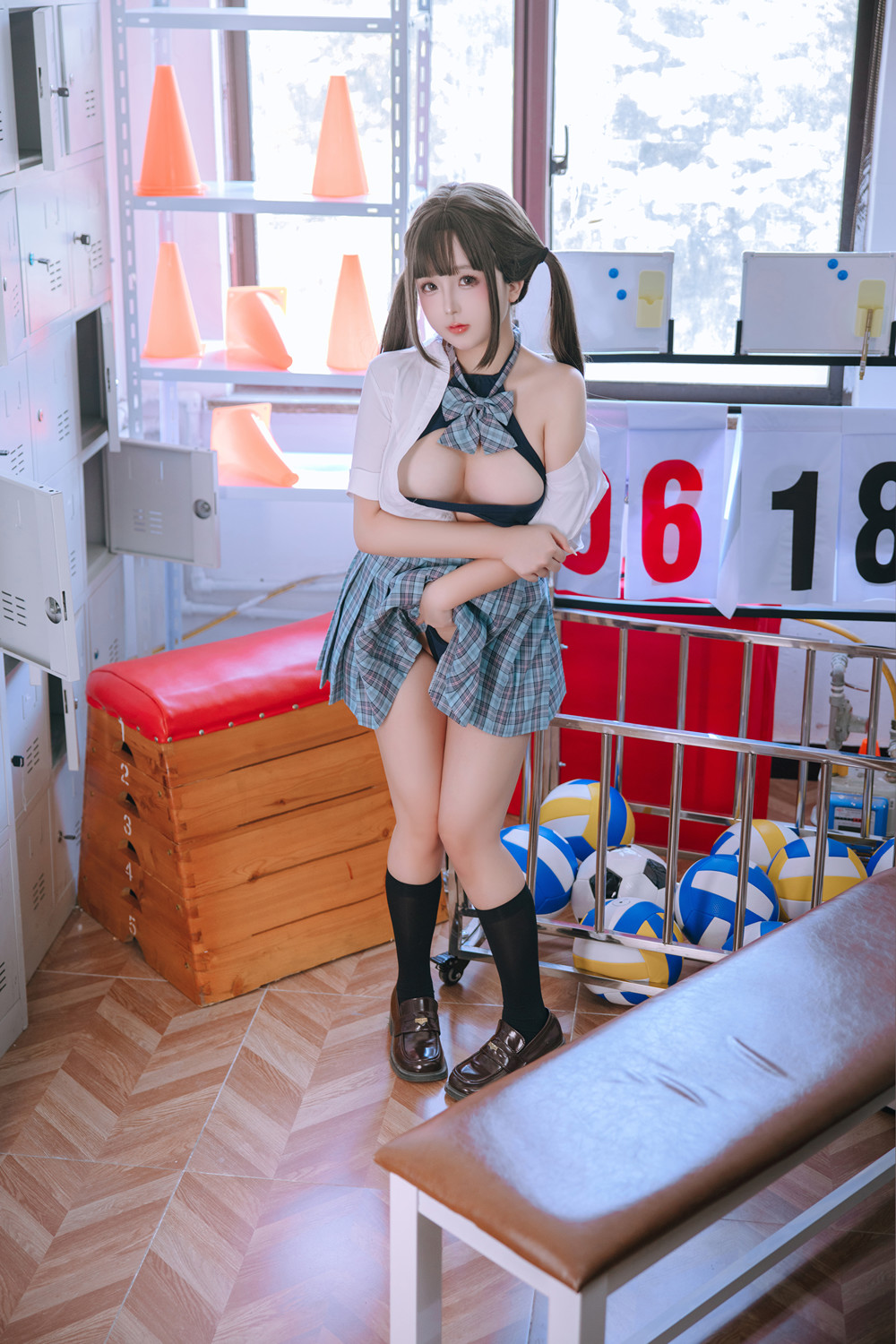 Cosplay Rinaijiao日奈娇 – 更衣室 Set.01