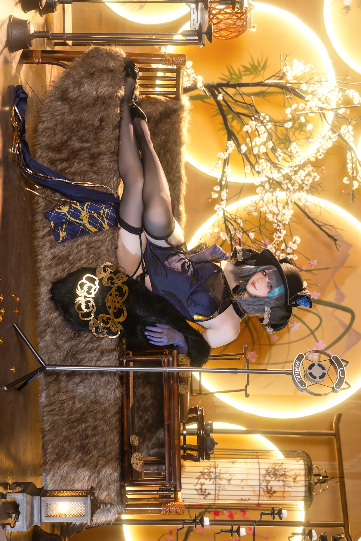 Cosplay 屿鱼 – 金装猫猫头