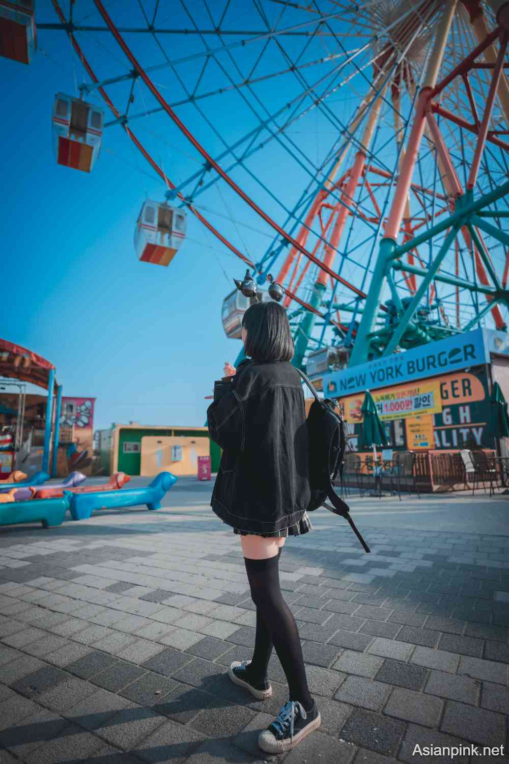 DJAWA Photo – Jeong Jenny (정제니) – Theme Park Girl