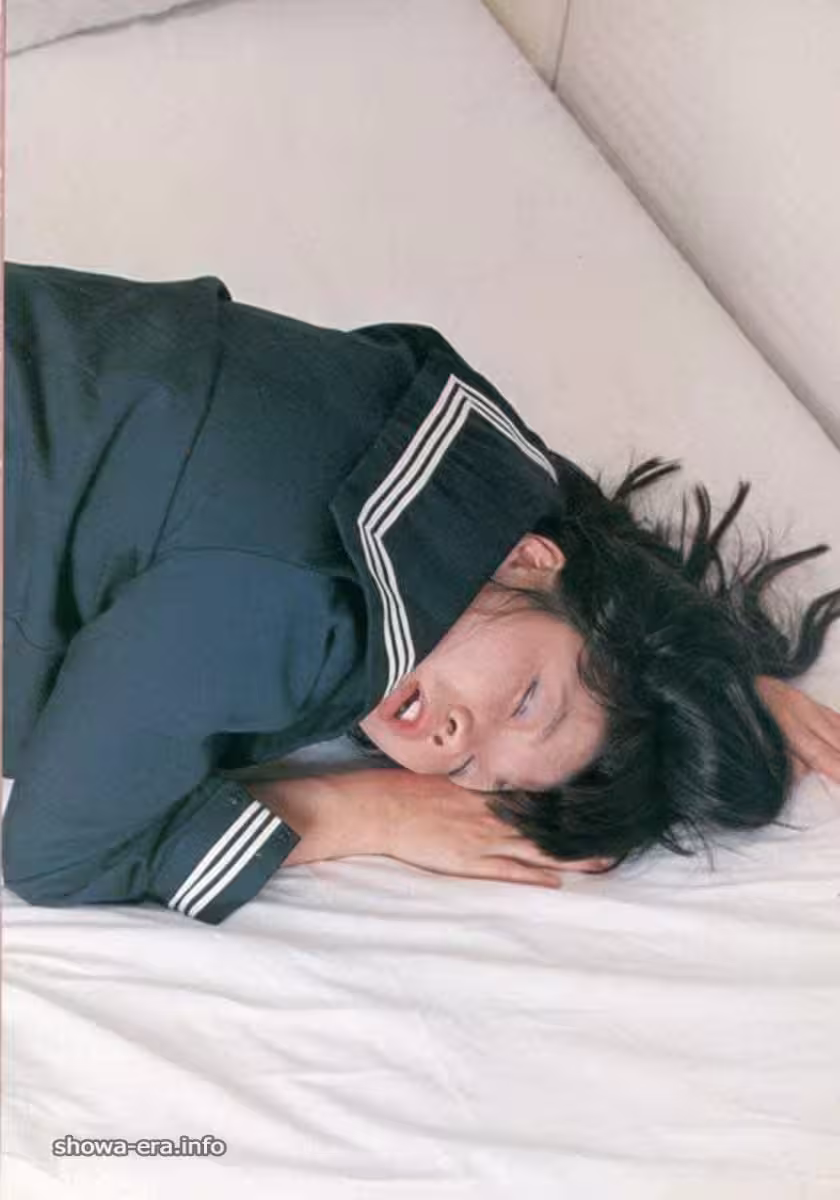 Porn star in Ura-Books 清少納言 (63P)