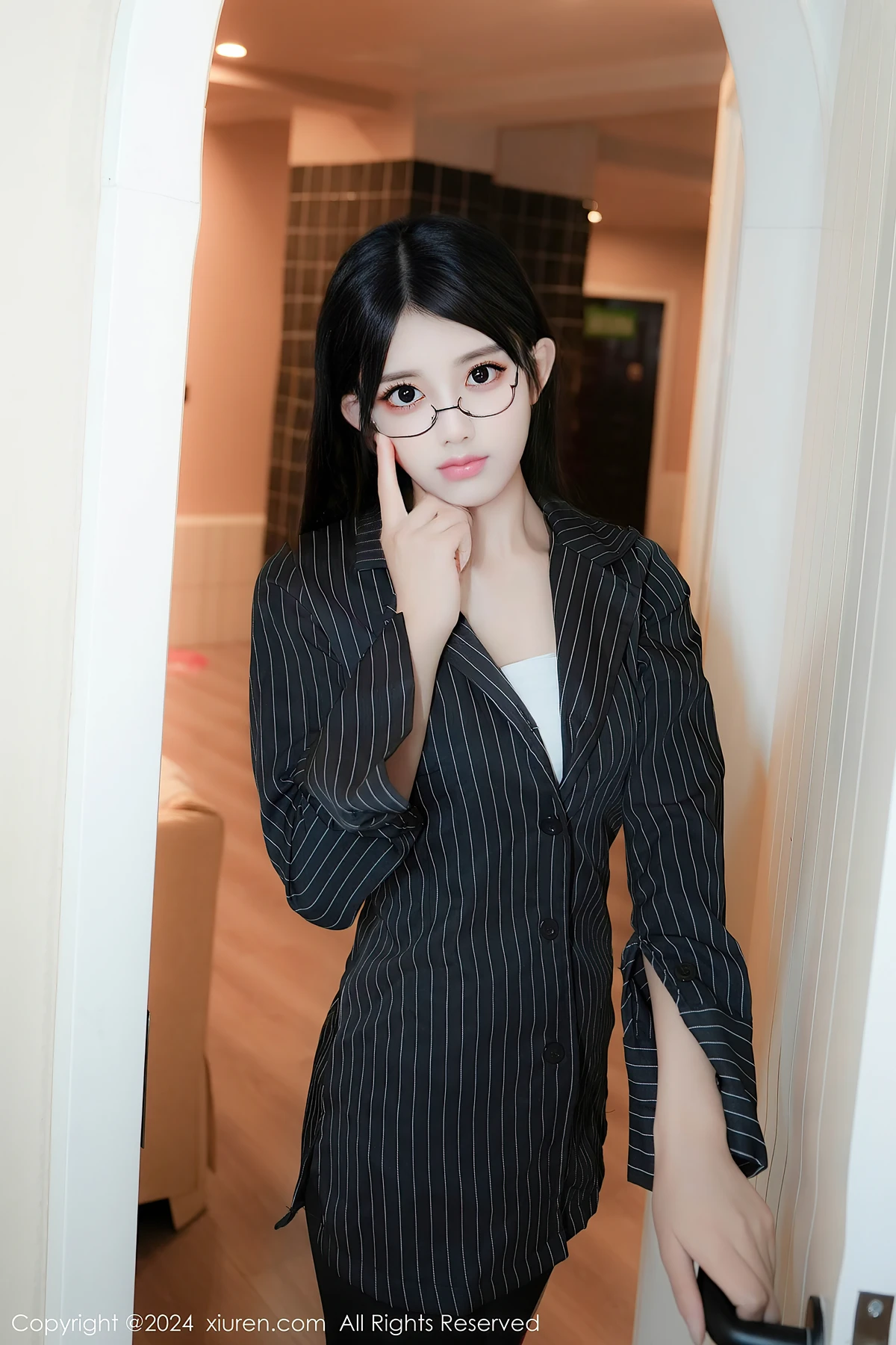 XiuRen秀人网 No.8802 美少女@(80P)