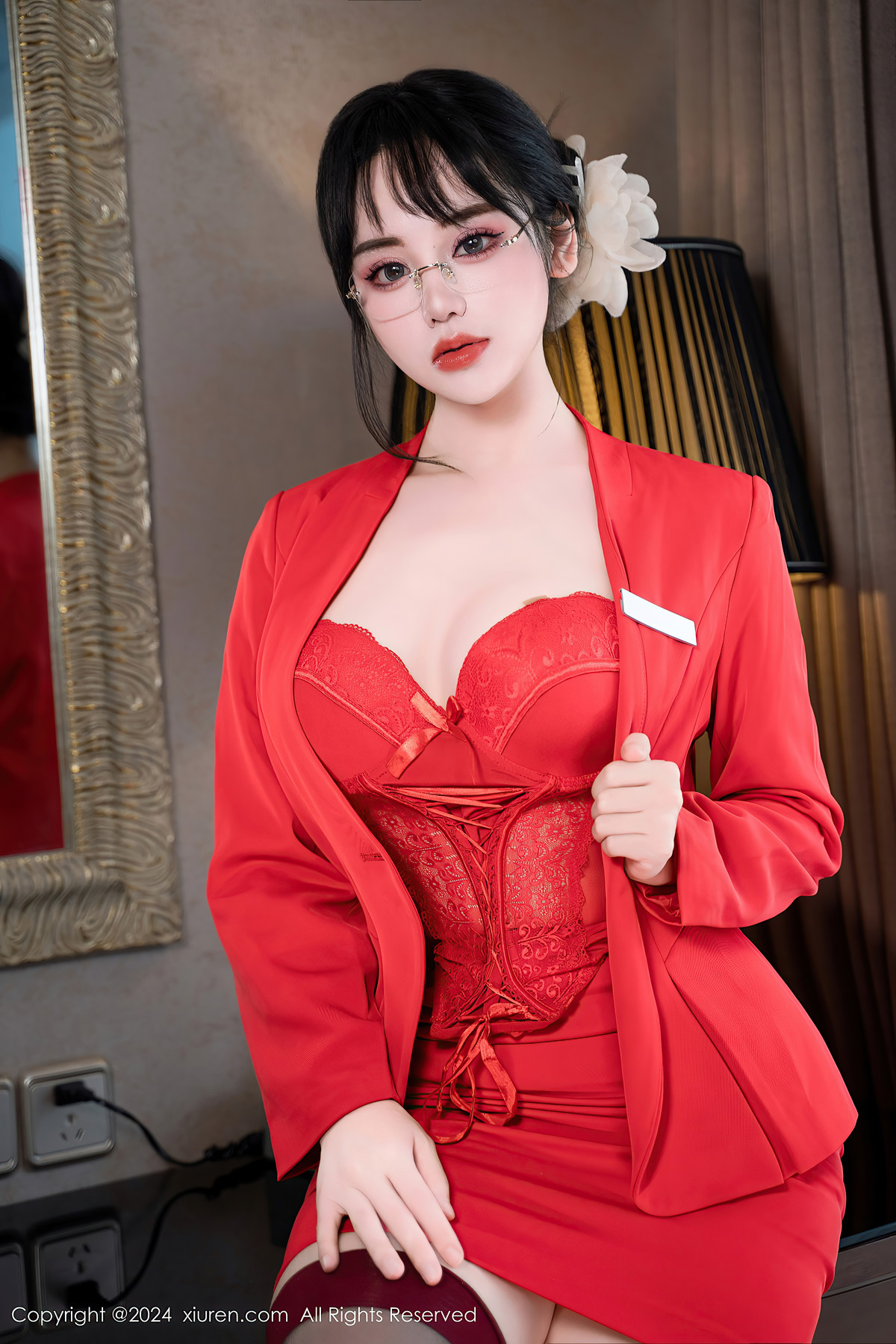 XiuRen秀人网 No.8360 汐汐爱吃草莓LuXuan(60P)