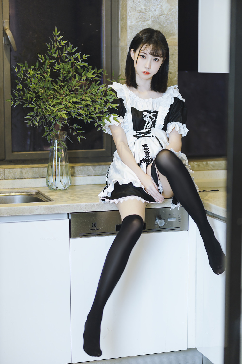 Cosplay 许岚LAN – 短裙女佣