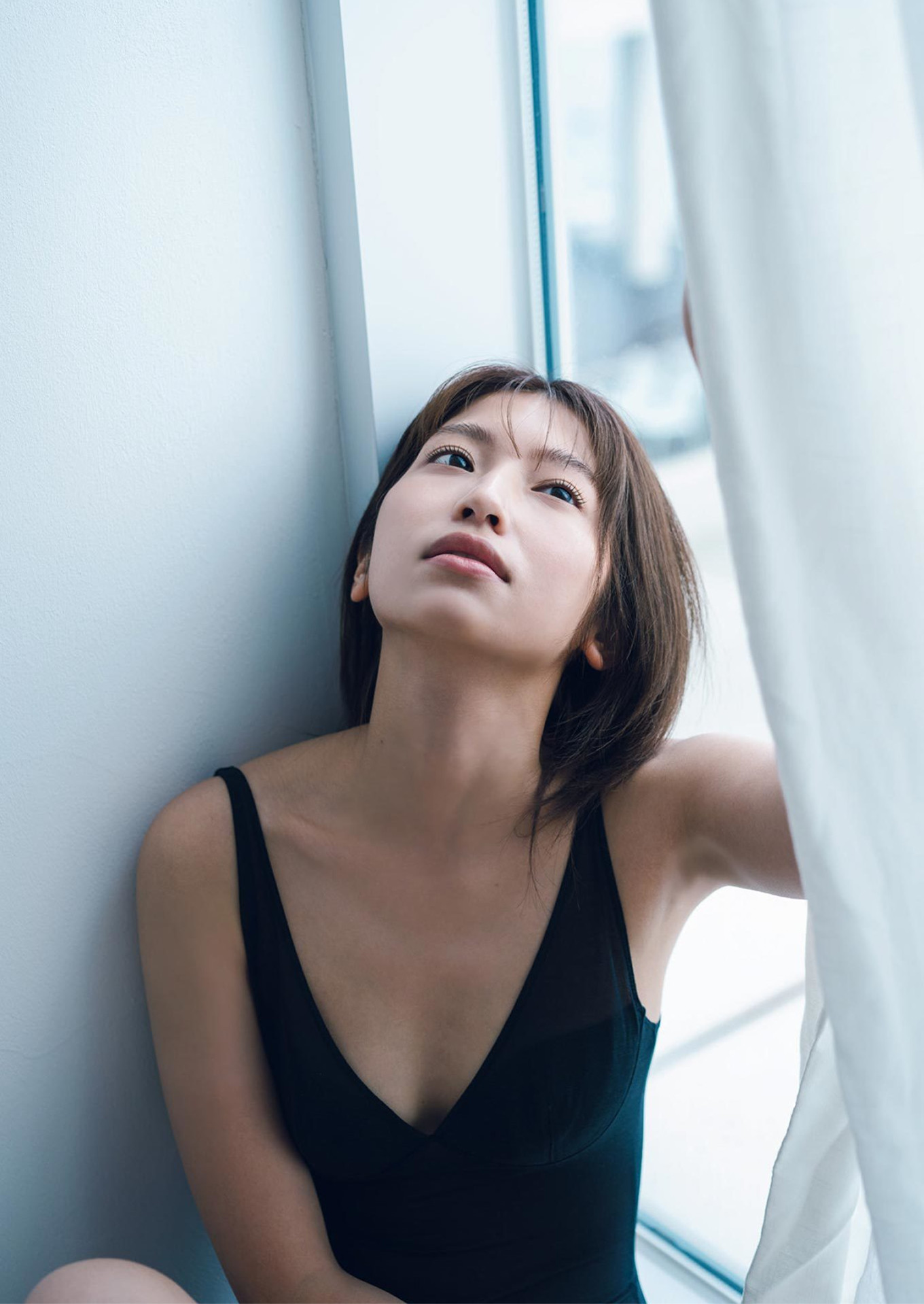 Emiri Yamashita 山下エミリー, 1st写真集 『SHY』 Set.03