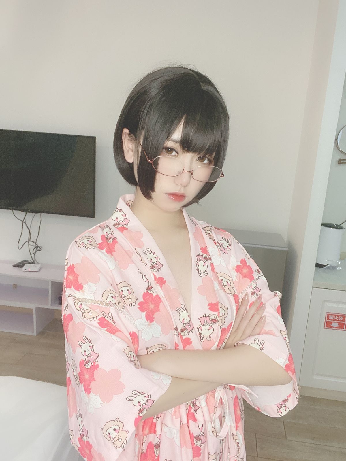 Coser@芋圆侑子 – 少妇 Part1 (58P – 8V)