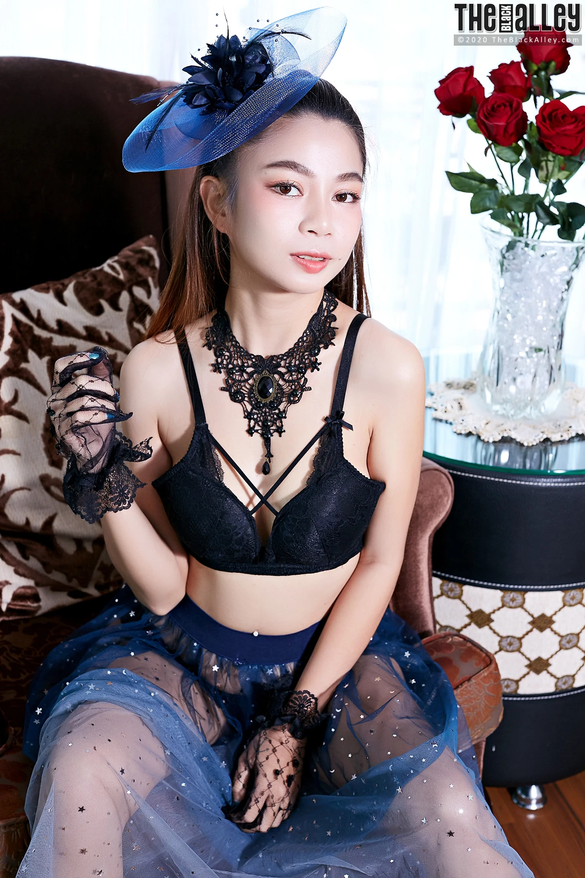 Juliet The Black Alley Photobook Set.24