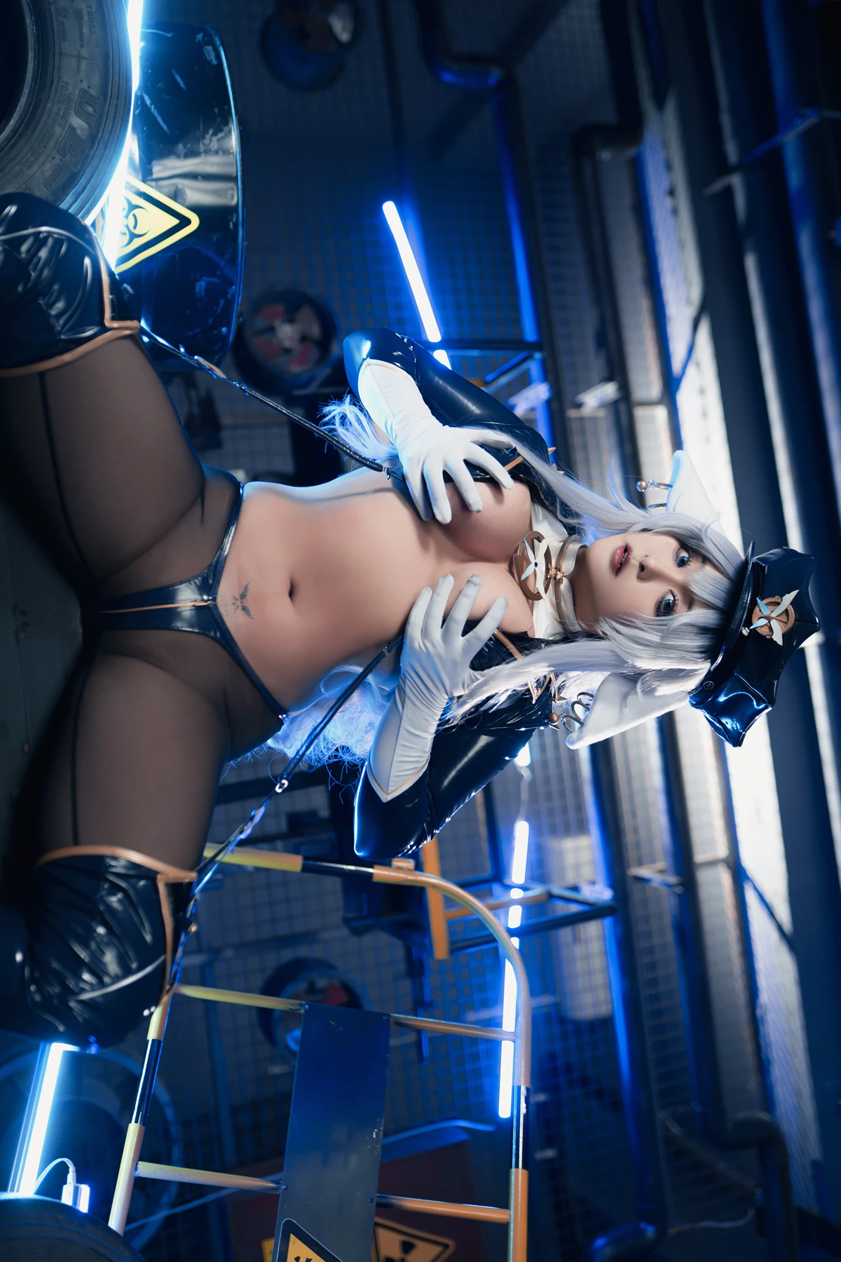 Cosplay 洛璃LoLiSAMA – 信浓女警 Set.01