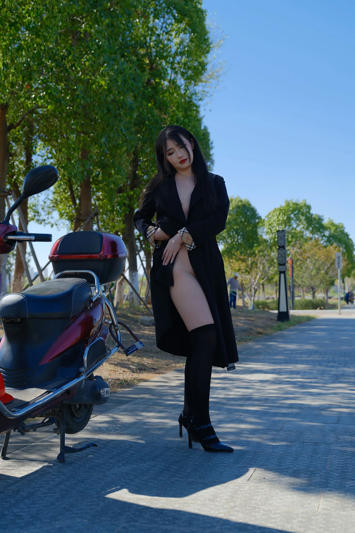 小泽 – 黑丝御姐 户外露出 Set.01