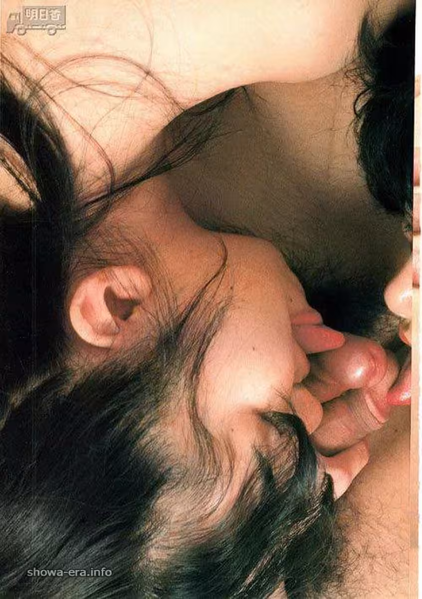 Porn star in Ura-Books 女友達 (52P)