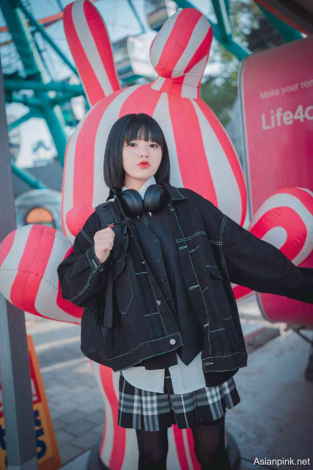 DJAWA Photo – Jeong Jenny (정제니) – Theme Park Girl