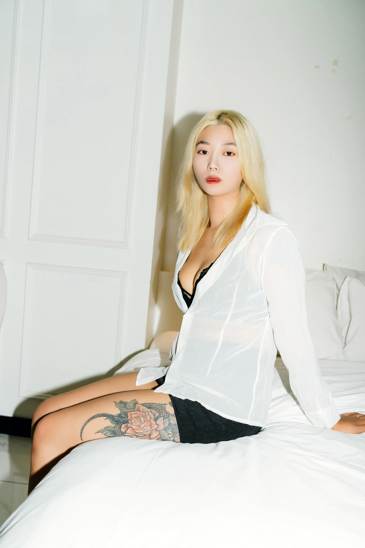 Seol-Ah 설아, Moon Night Snap ‘Hot Debut’ Set.02(70P)