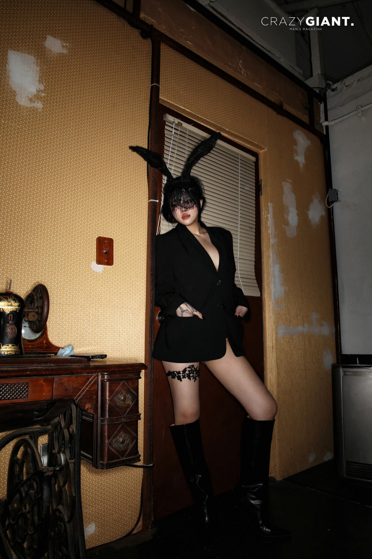 CRAZYGIANT RATTY BOT – Black Rabbit
