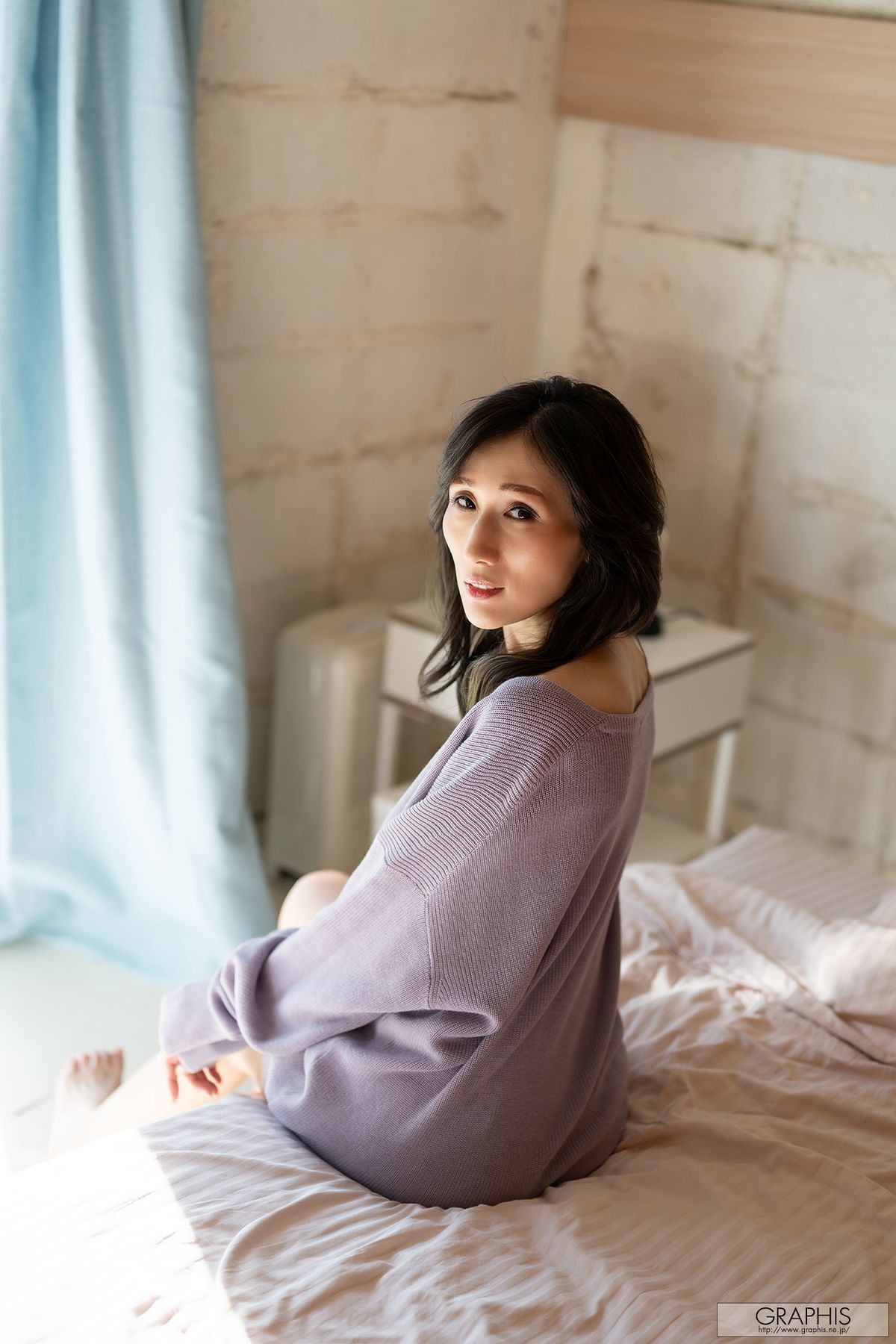 JP JULIA – Graphis Gals No.555 Majesty Part01 (72P)