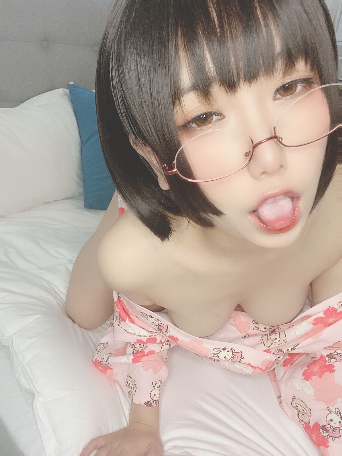 Coser@芋圆侑子 – 少妇 Part1 (58P – 8V)