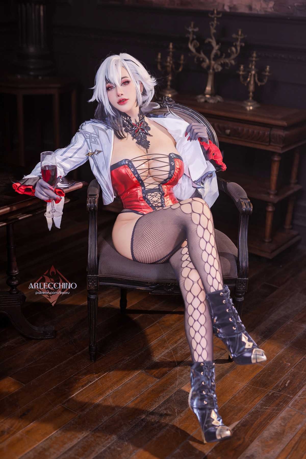 Cosplay 日本性感萝莉Byoru 原神「仆人」阿蕾奇诺 二(43P)