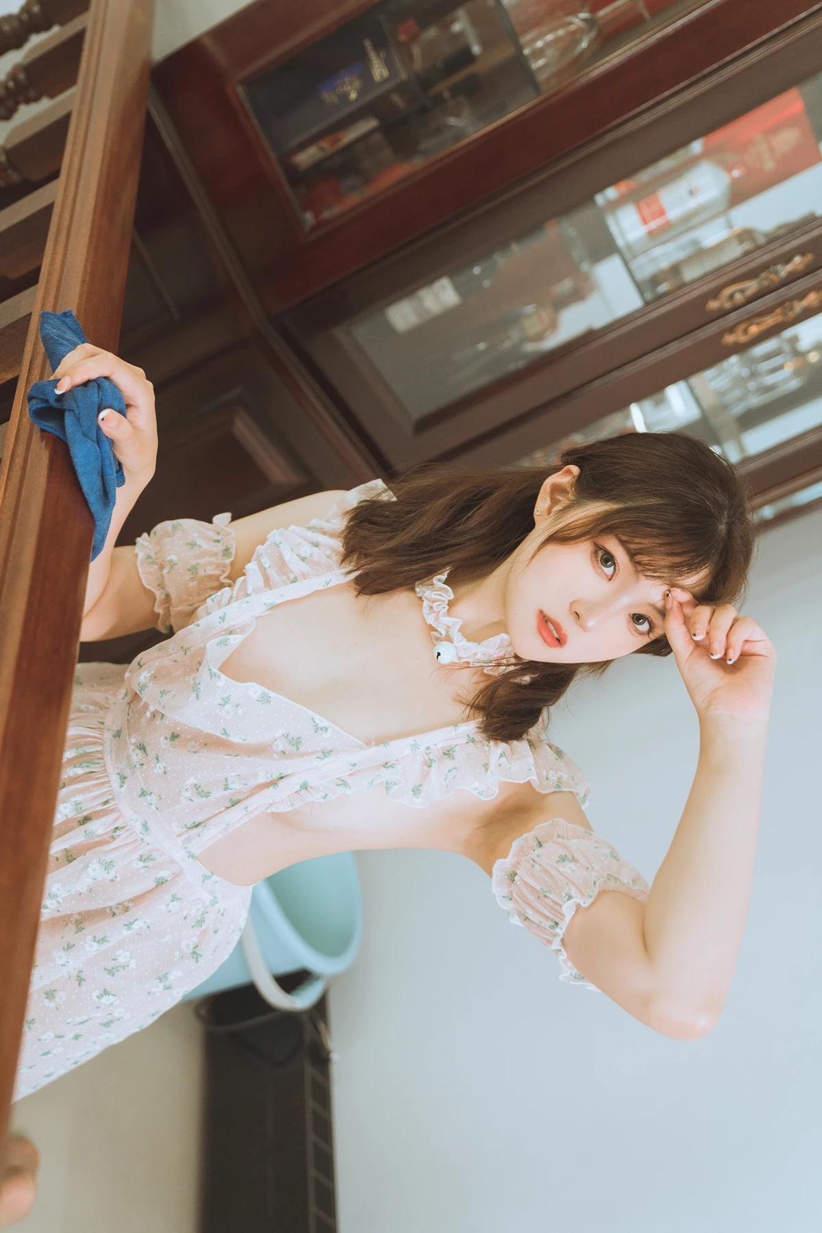 Cosplay Natsuko夏夏子 – 碎花围裙