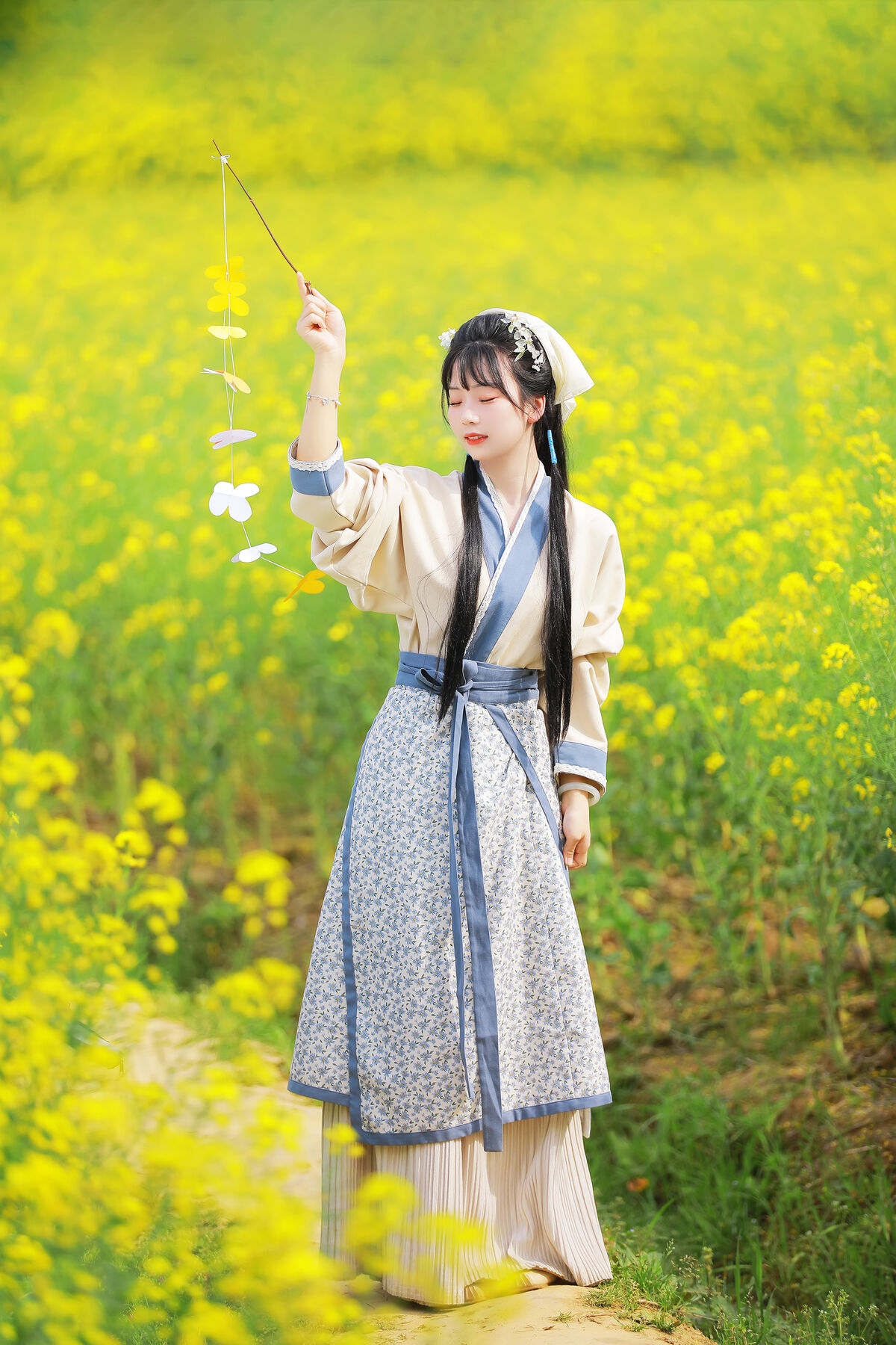 YiTuYu艺图语 Vol.8416 周周Ay (26P)