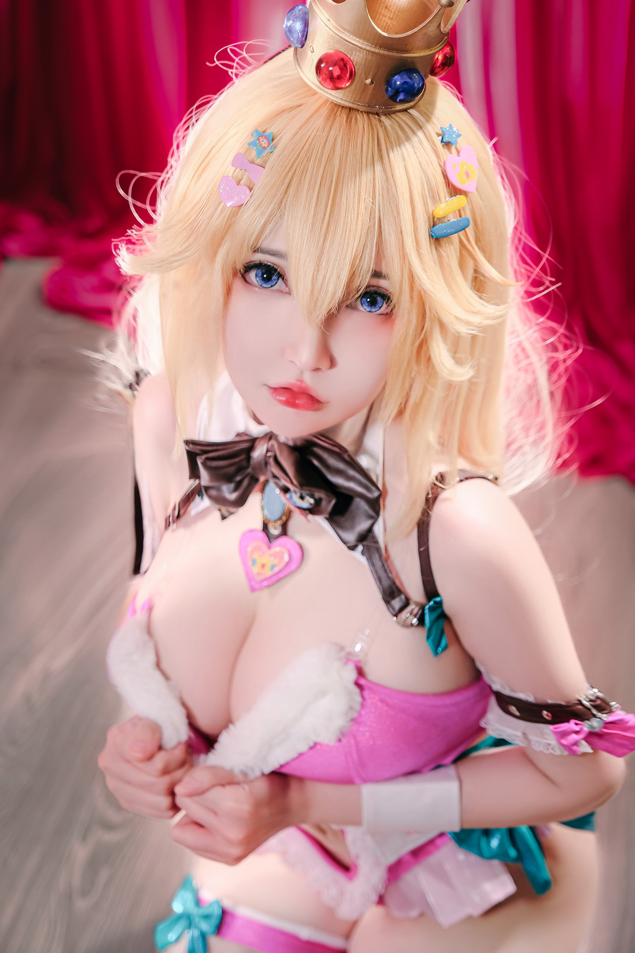 Potato Godzilla ポテトゴジラ, 写真集 Peach Bunny Girl
