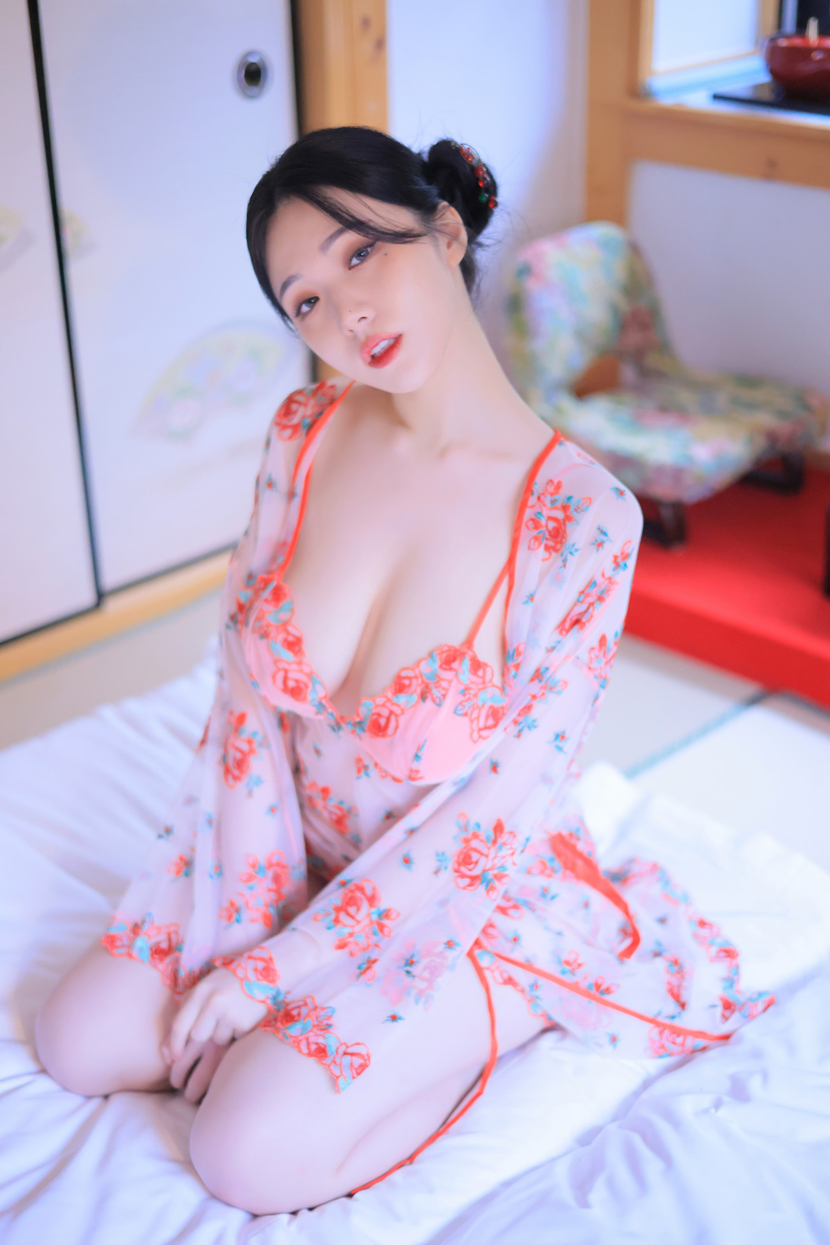 Yeon Woo 연우, Photobook ‘Heat’ Set.01(41P)