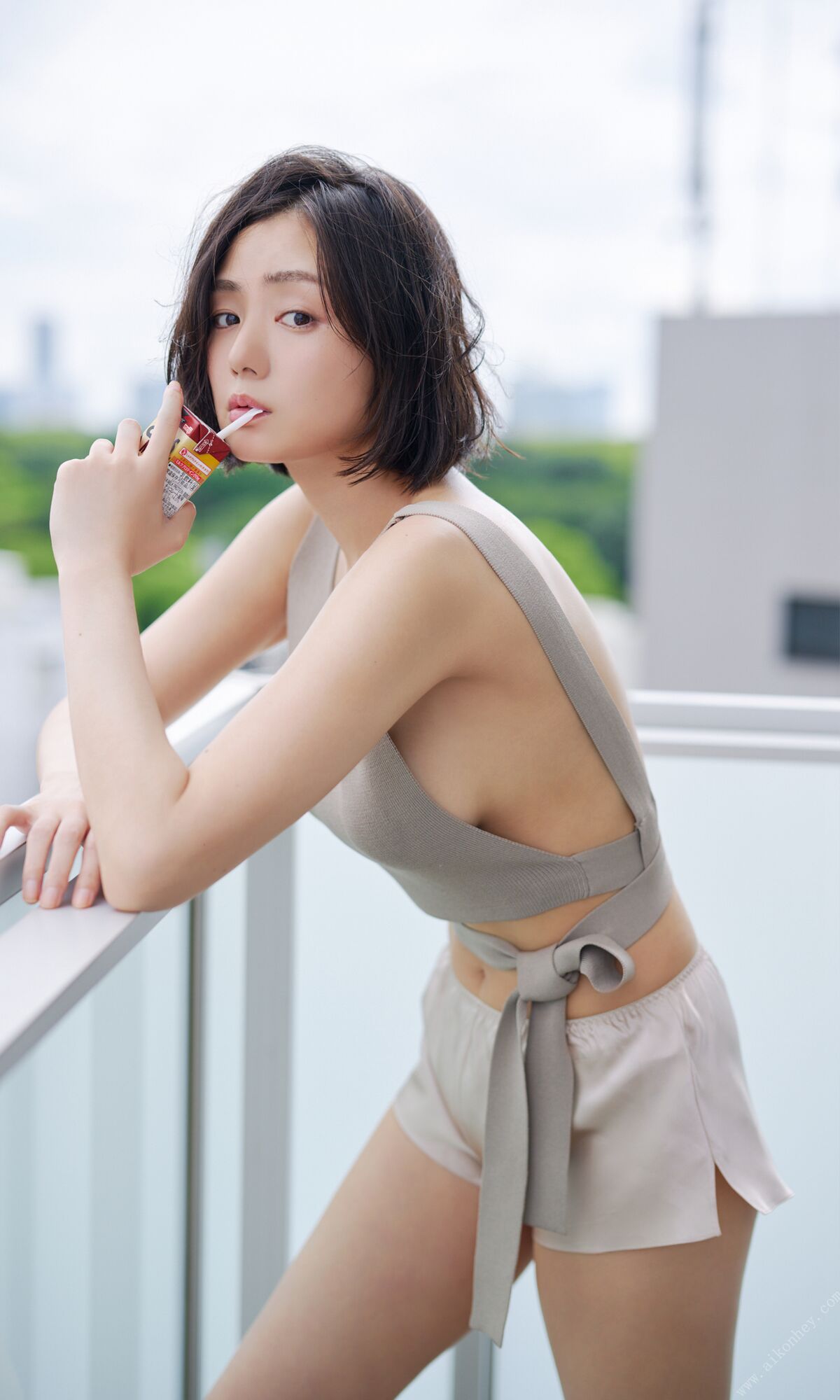 JP Moemi Katayama 片山萌美 – 街に生きる 週プレ PHOTO BOOK (65P)
