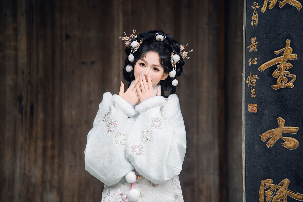 YiTuYu艺图语 Vol.8386 小陈 (21P)