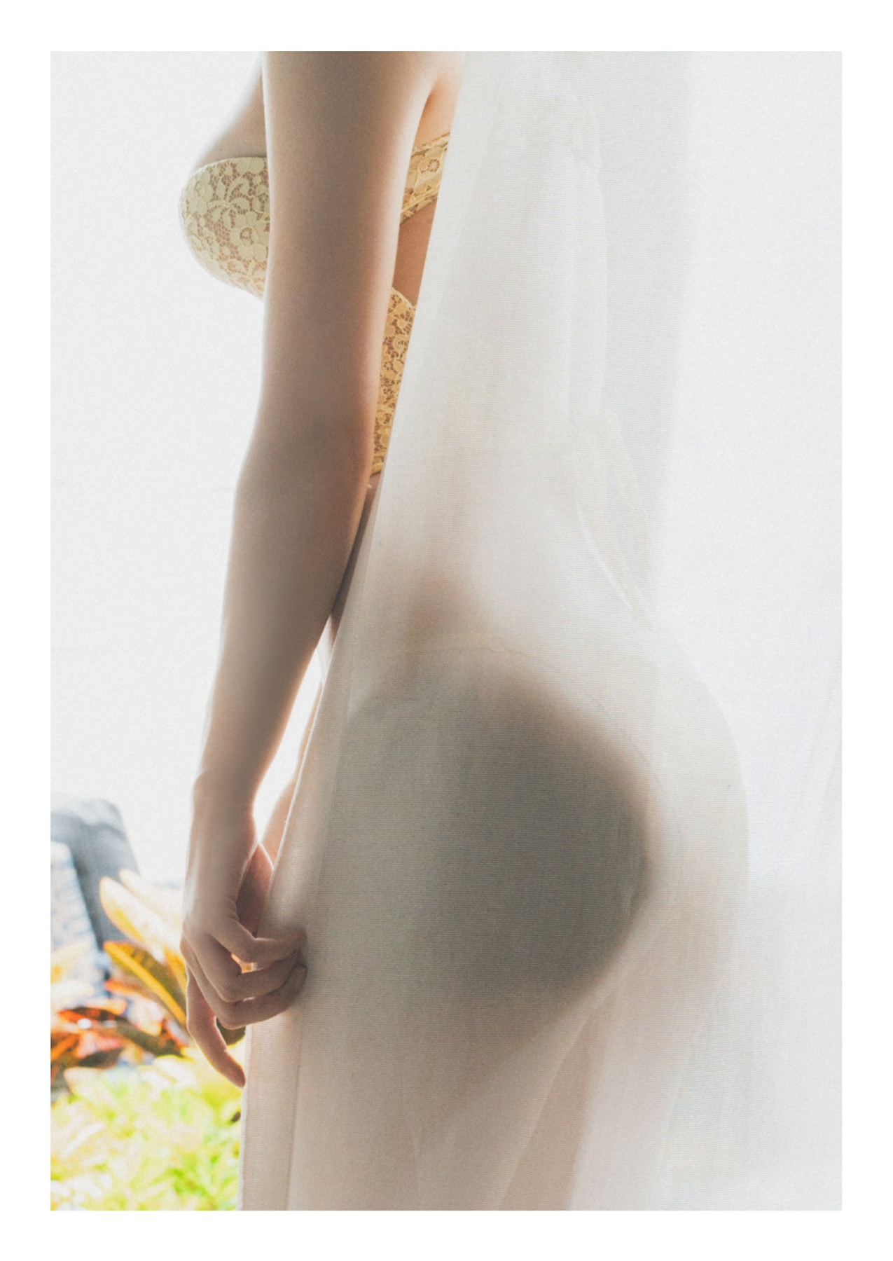 Risa Yukihira 雪平莉左, 写真集 「キミが微笑めば…世界が微笑む！！」 Set.01