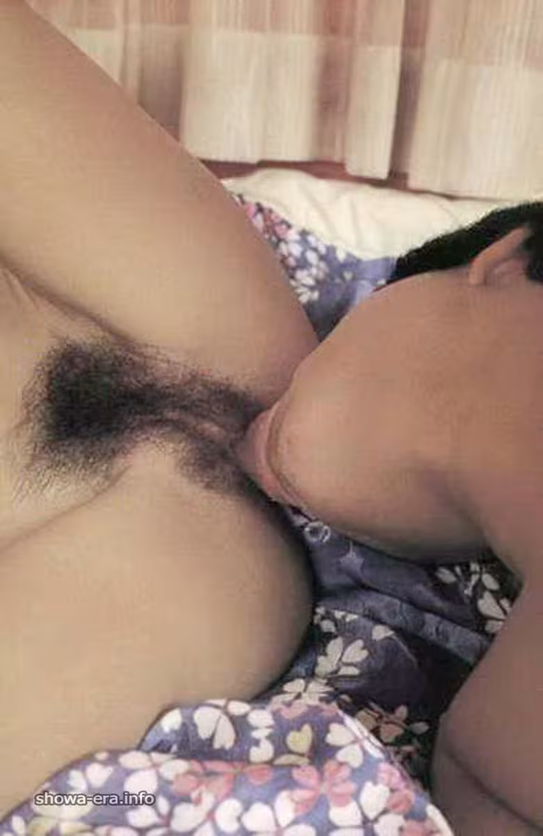 Maki Okada色情明星在Ura-Books秋彩美女(51p)