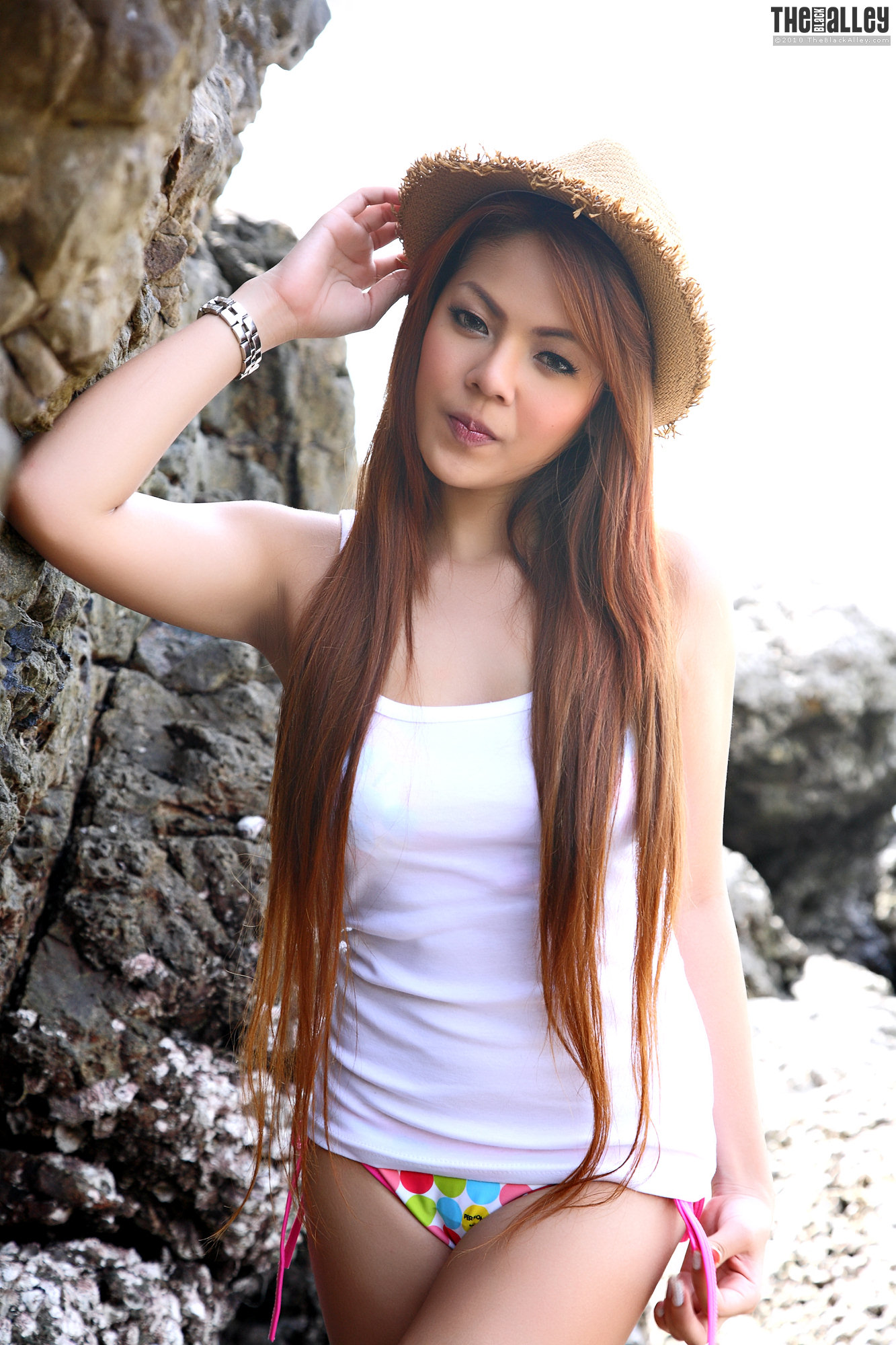 Lynn The Black Alley Photobook Set.02(70P)