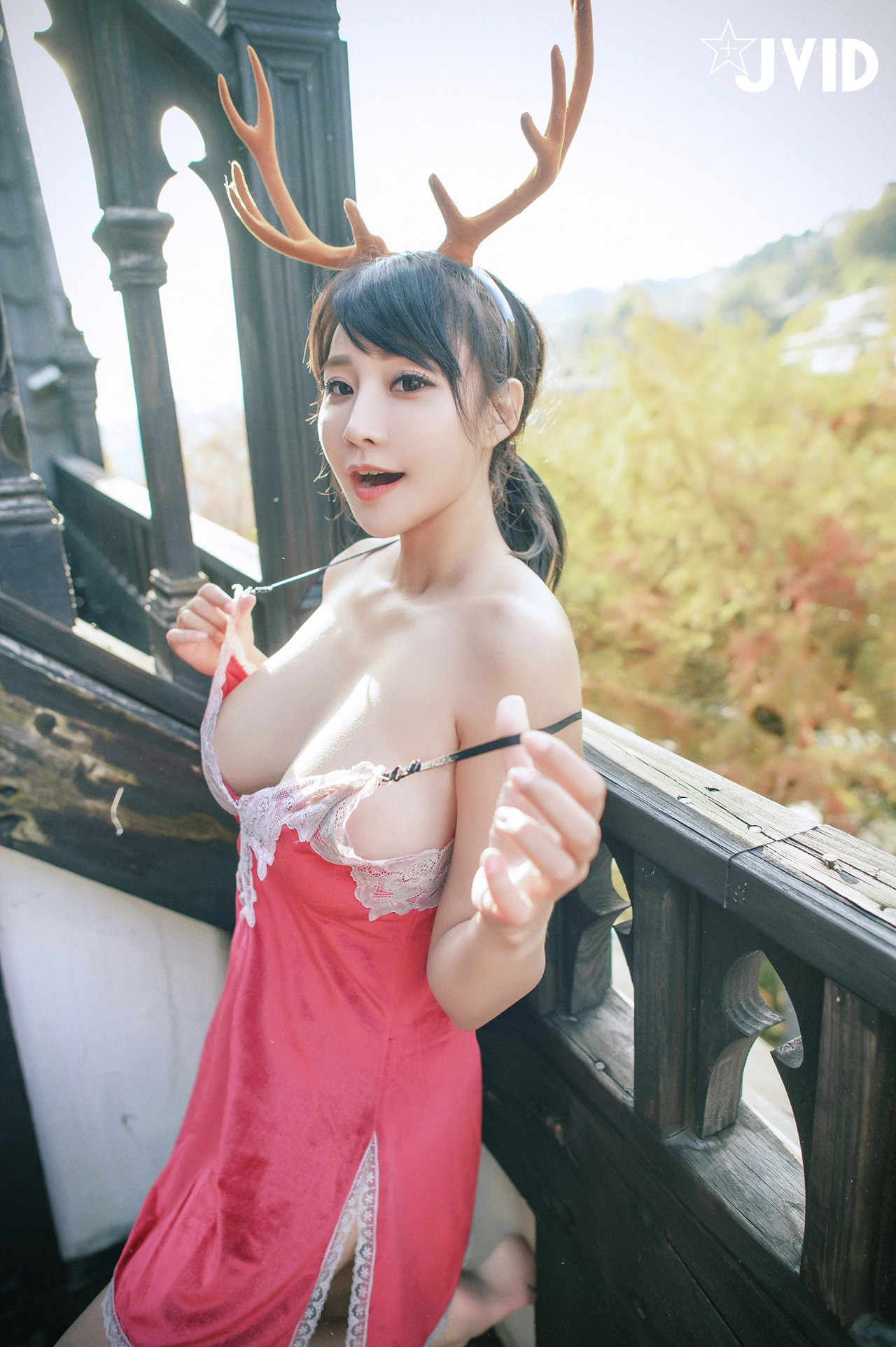 JVID Lele 樂樂 – 全輯上空無碼 巨乳女神 樂樂－鹿角女孩的報恩！ Set.03