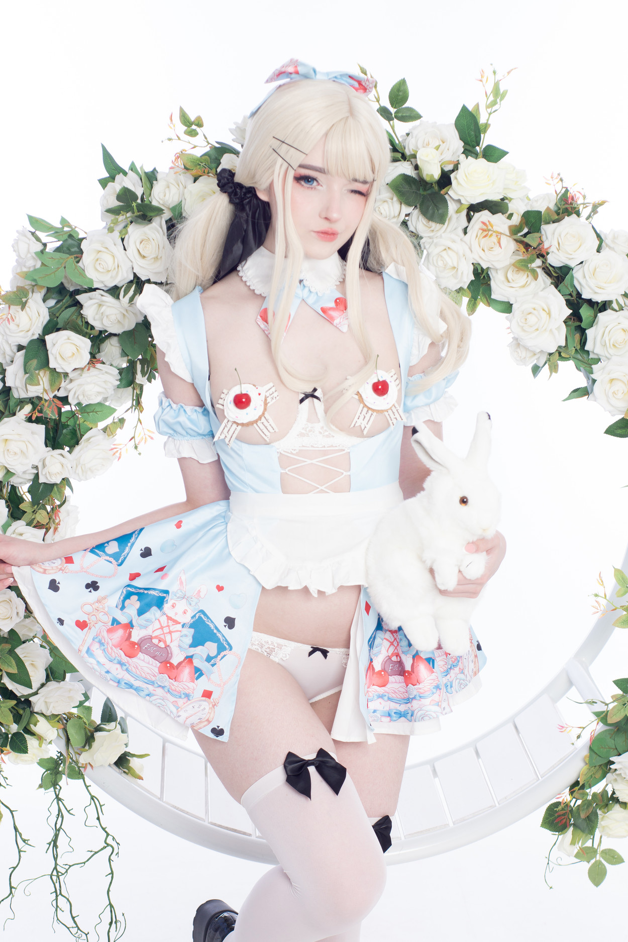 Cosplay Candy_Ball Alice in Easterland(60P)
